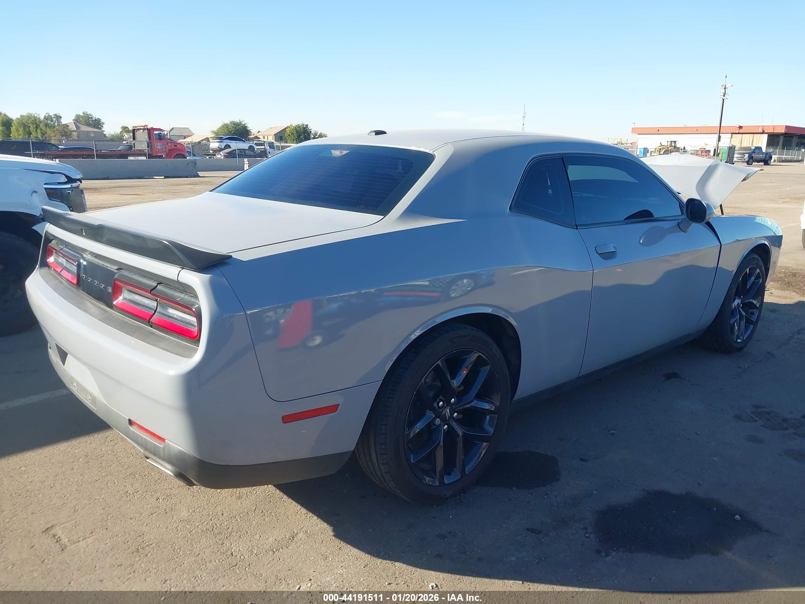 DODGE CHALLENGER image 4