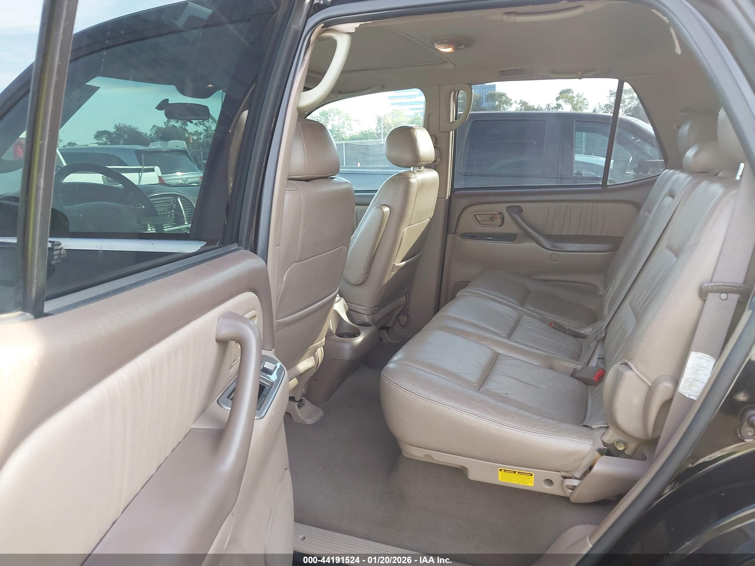 TOYOTA SEQUOIA image 8