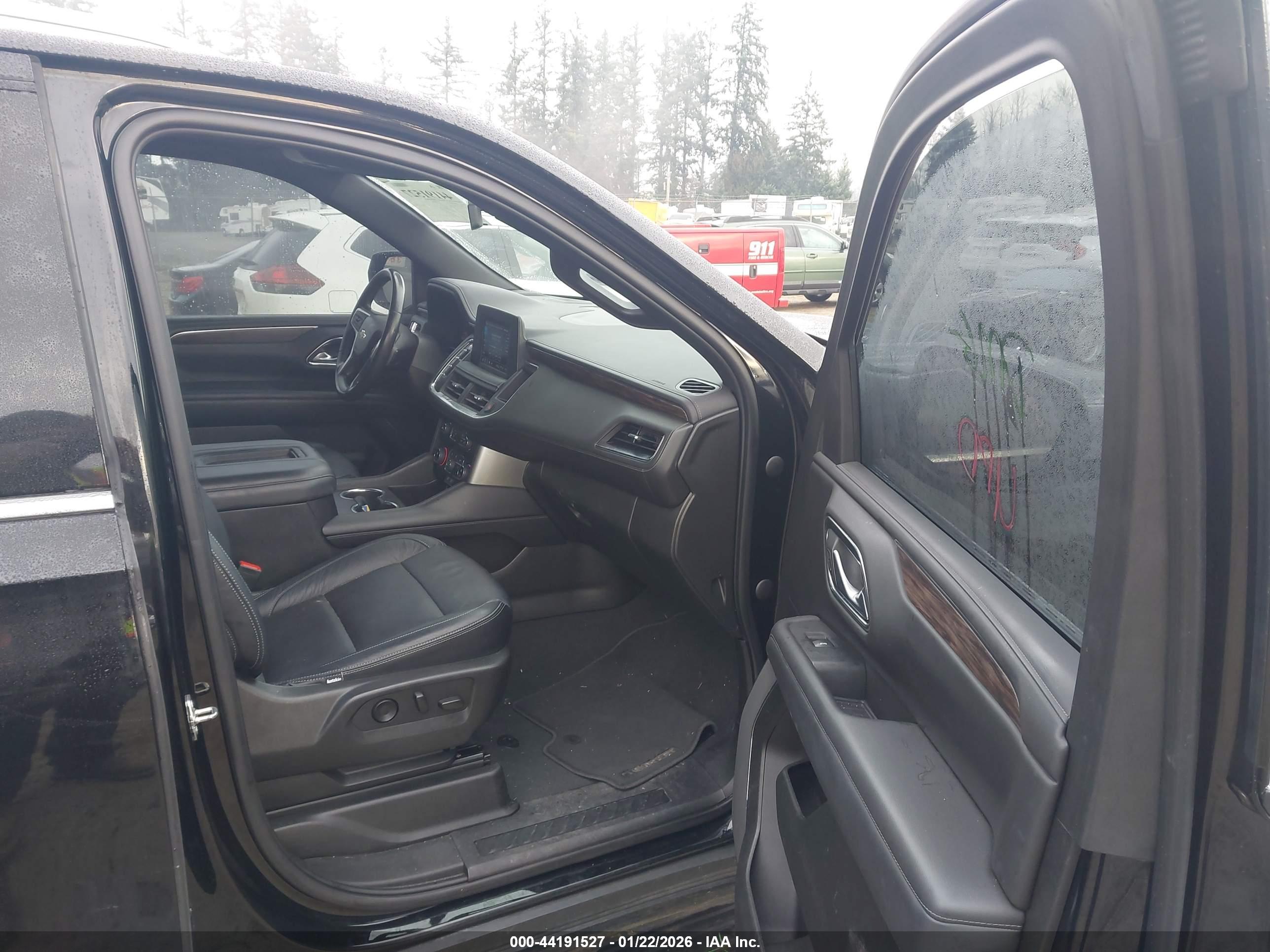 CHEVROLET TAHOE image 5