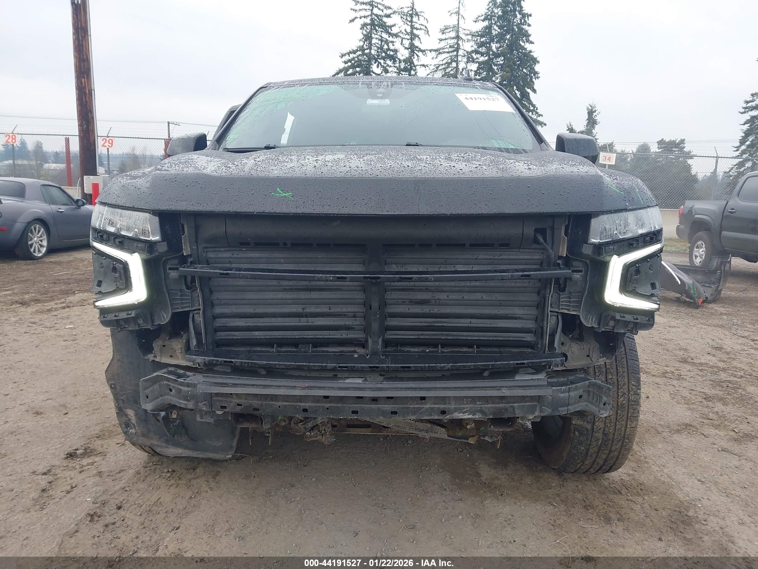 CHEVROLET TAHOE image 6