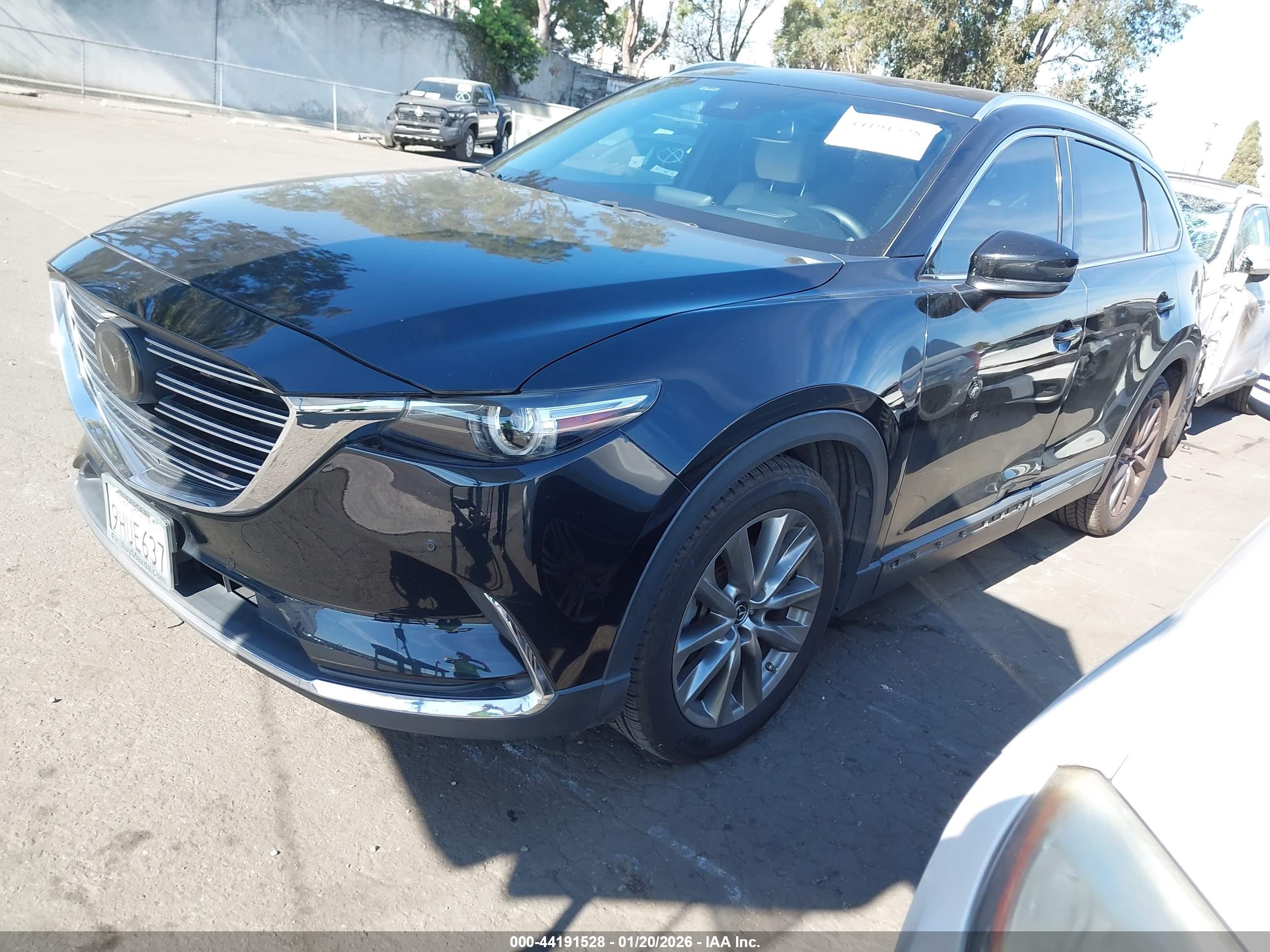 MAZDA CX-9 image 2