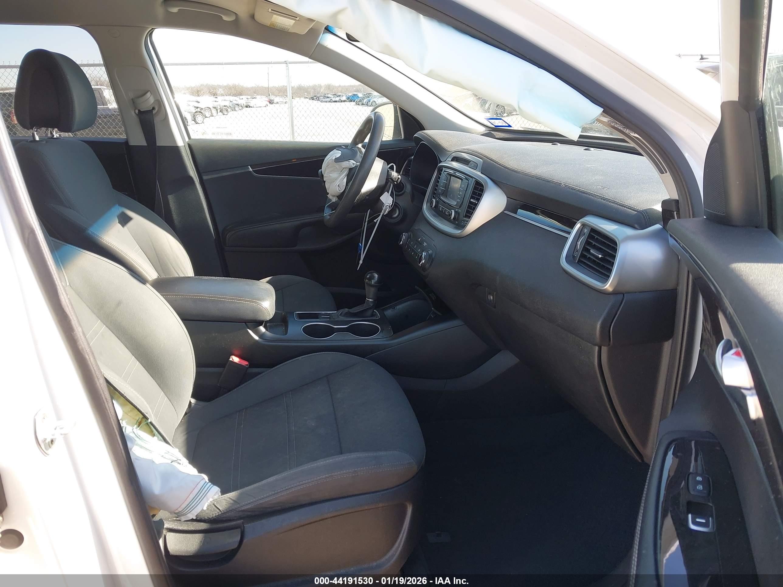 KIA SORENTO image 5