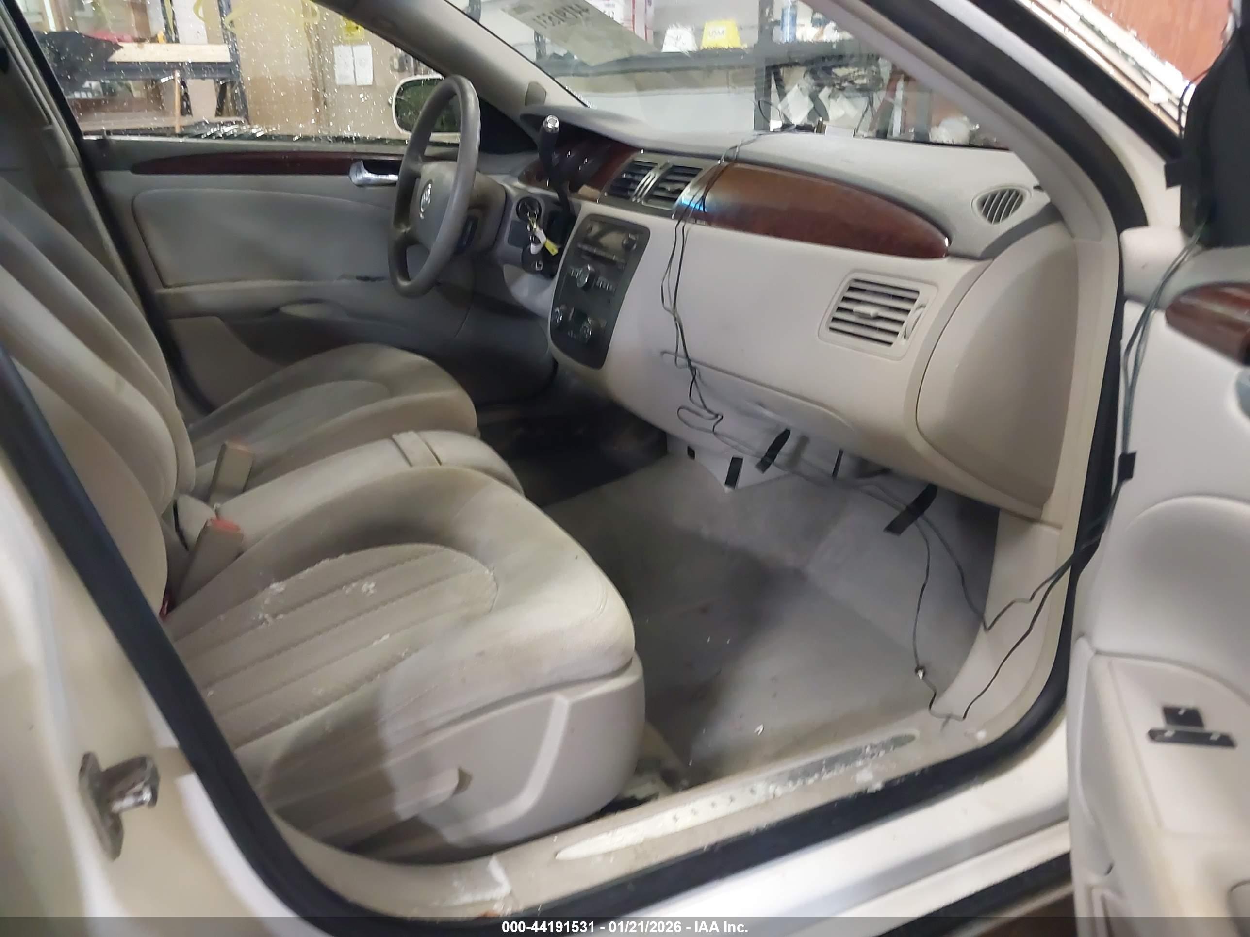 BUICK LUCERNE image 5