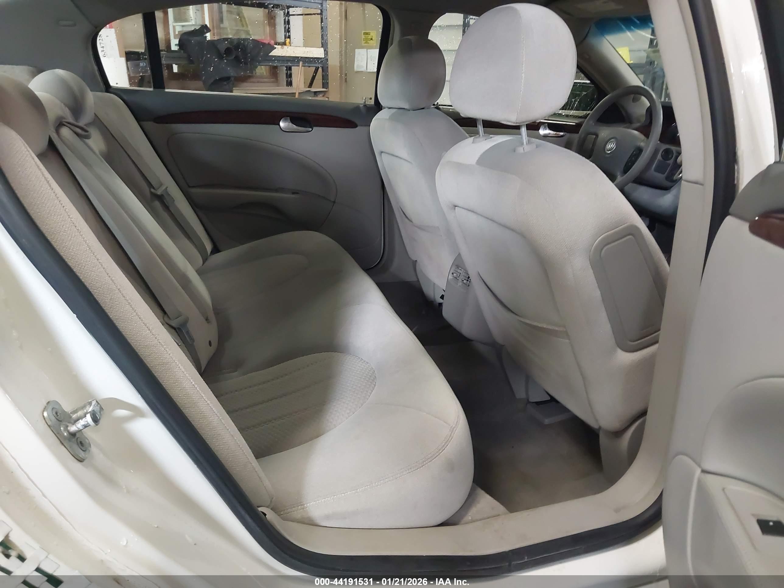 BUICK LUCERNE image 8