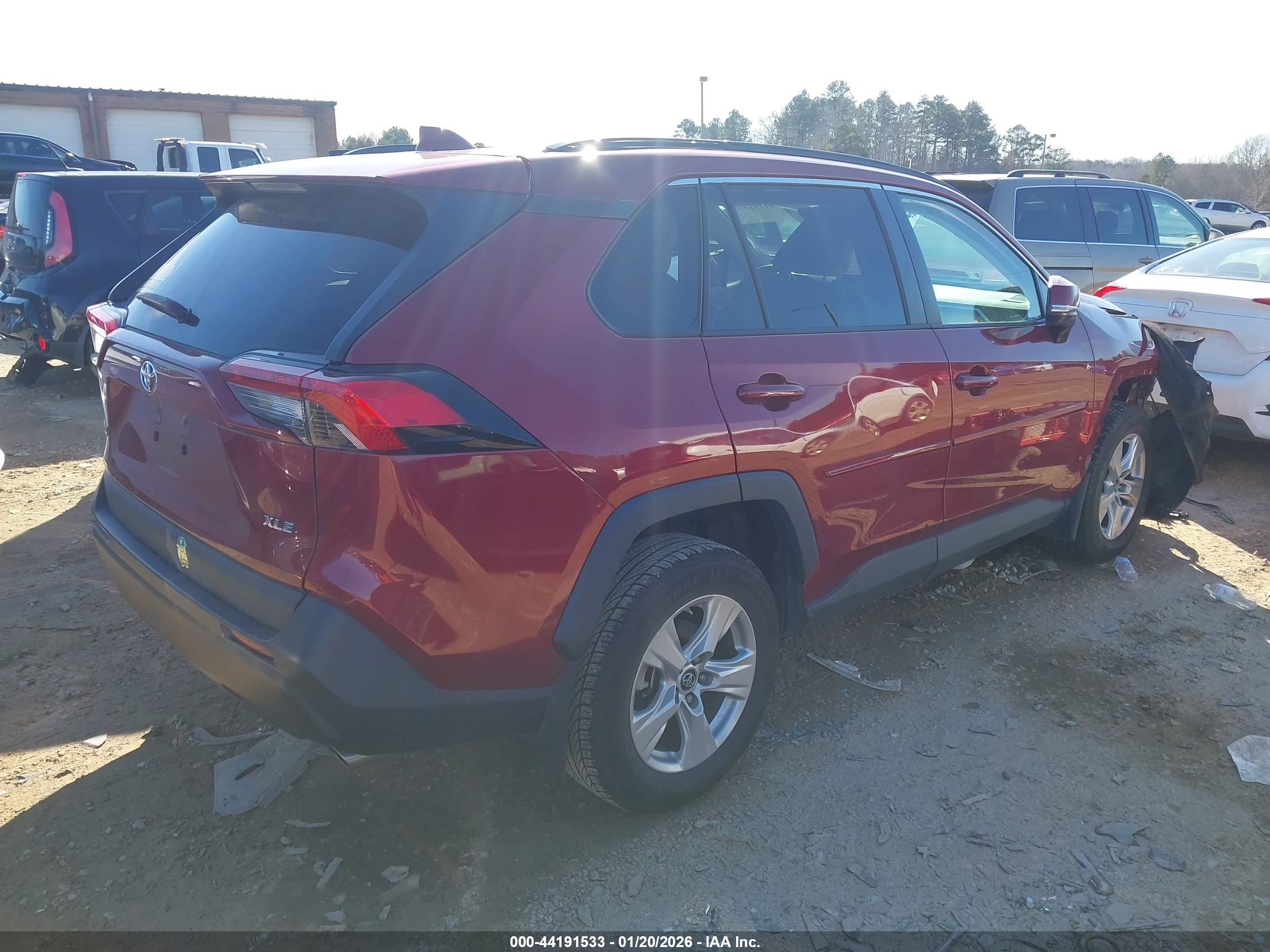 TOYOTA RAV4 image 4