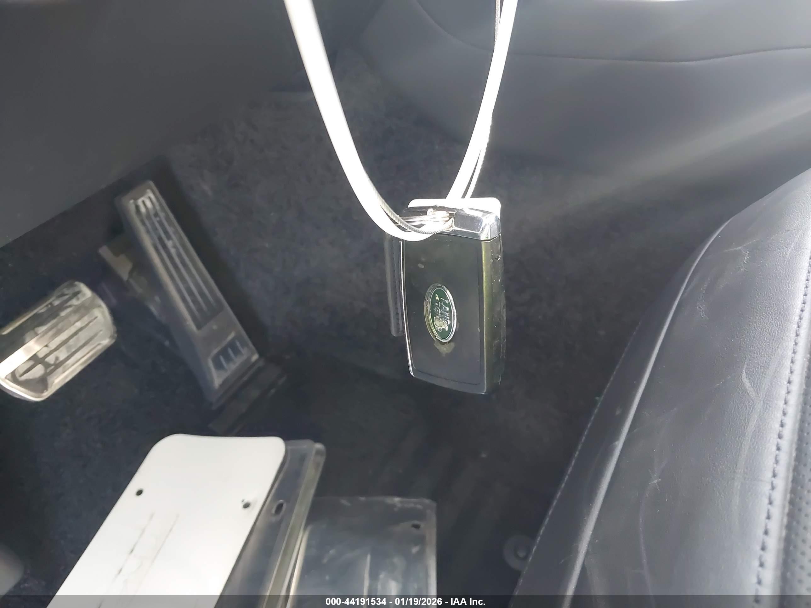 LAND ROVER image 11