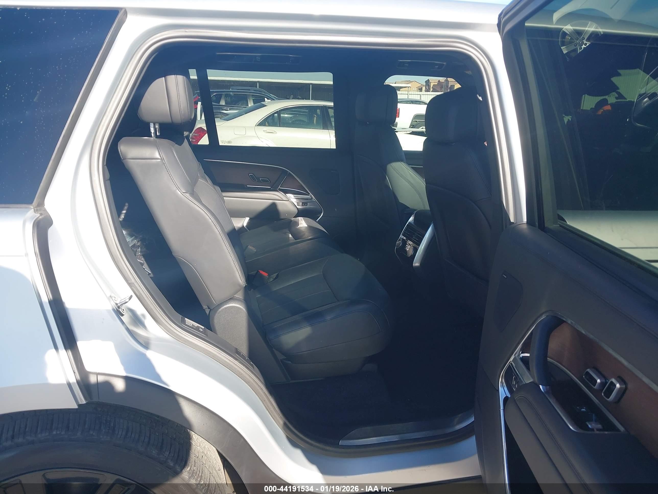 LAND ROVER image 8