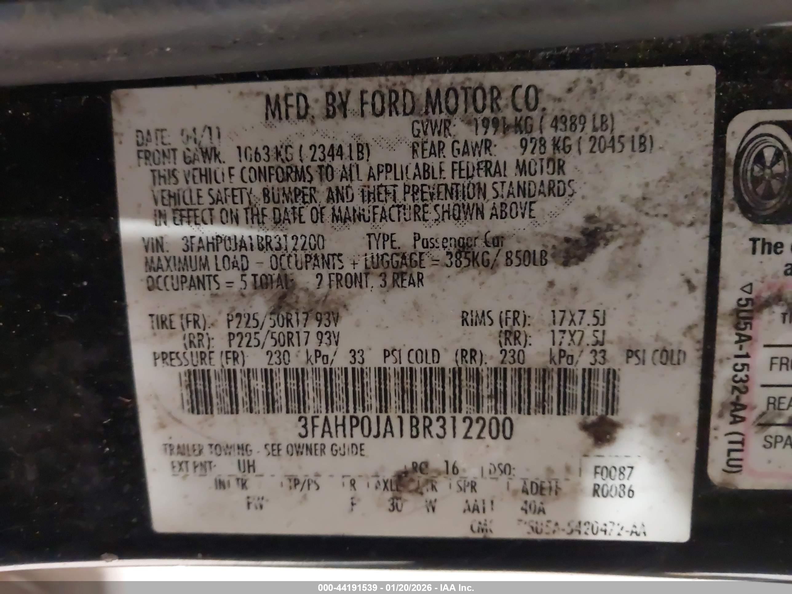 FORD FUSION image 9