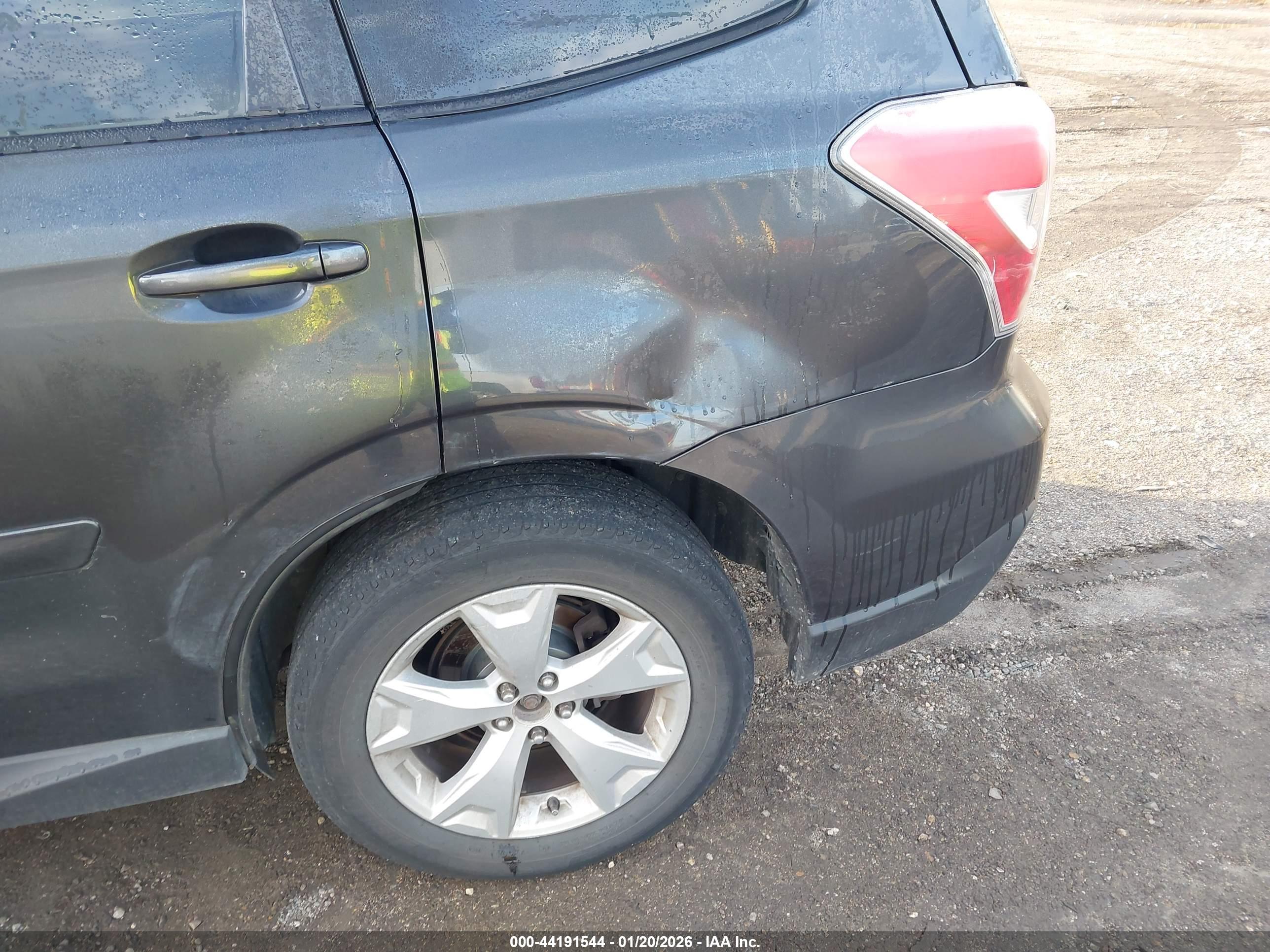 SUBARU FORESTER image 6