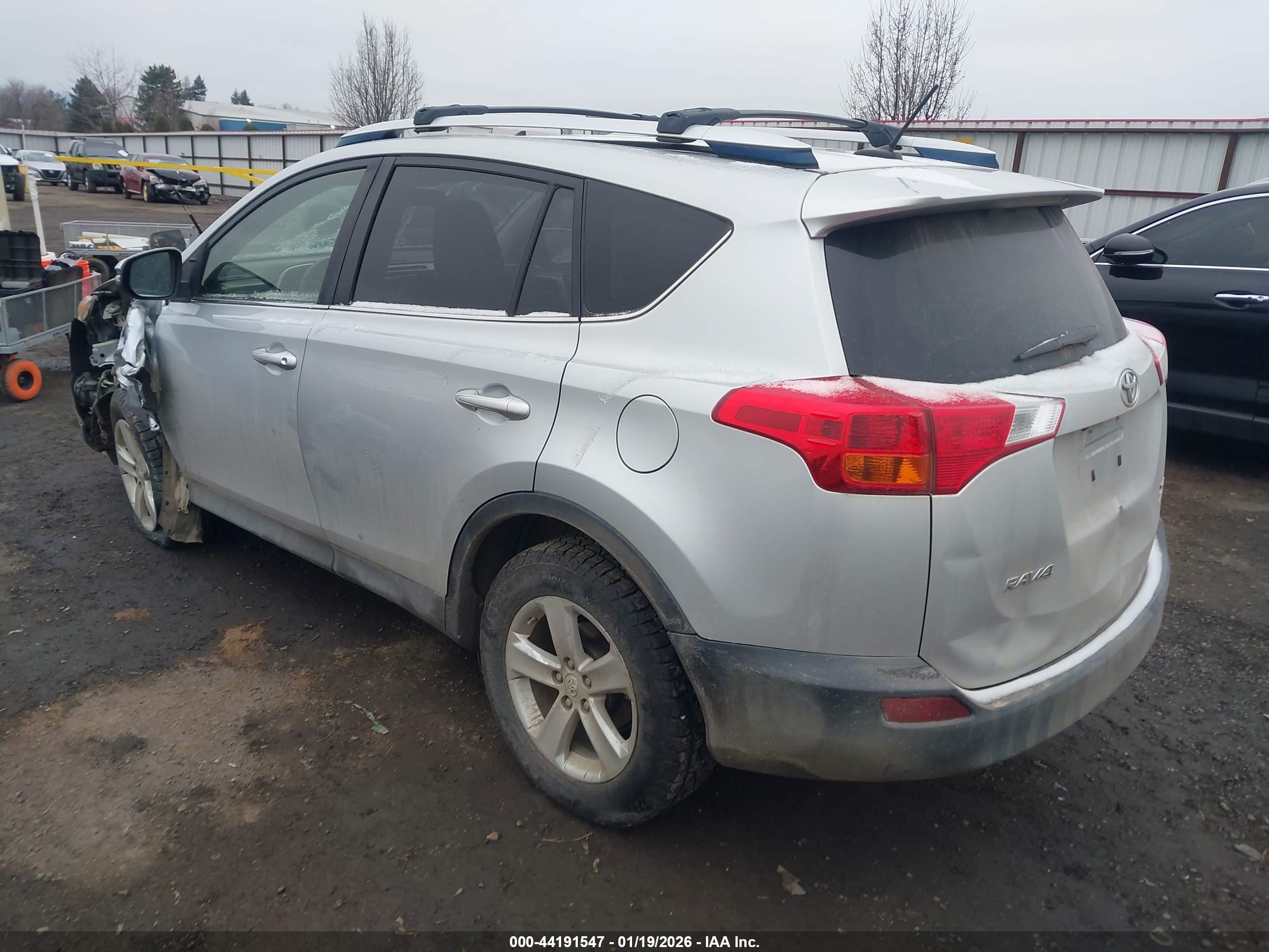 TOYOTA RAV4 image 3