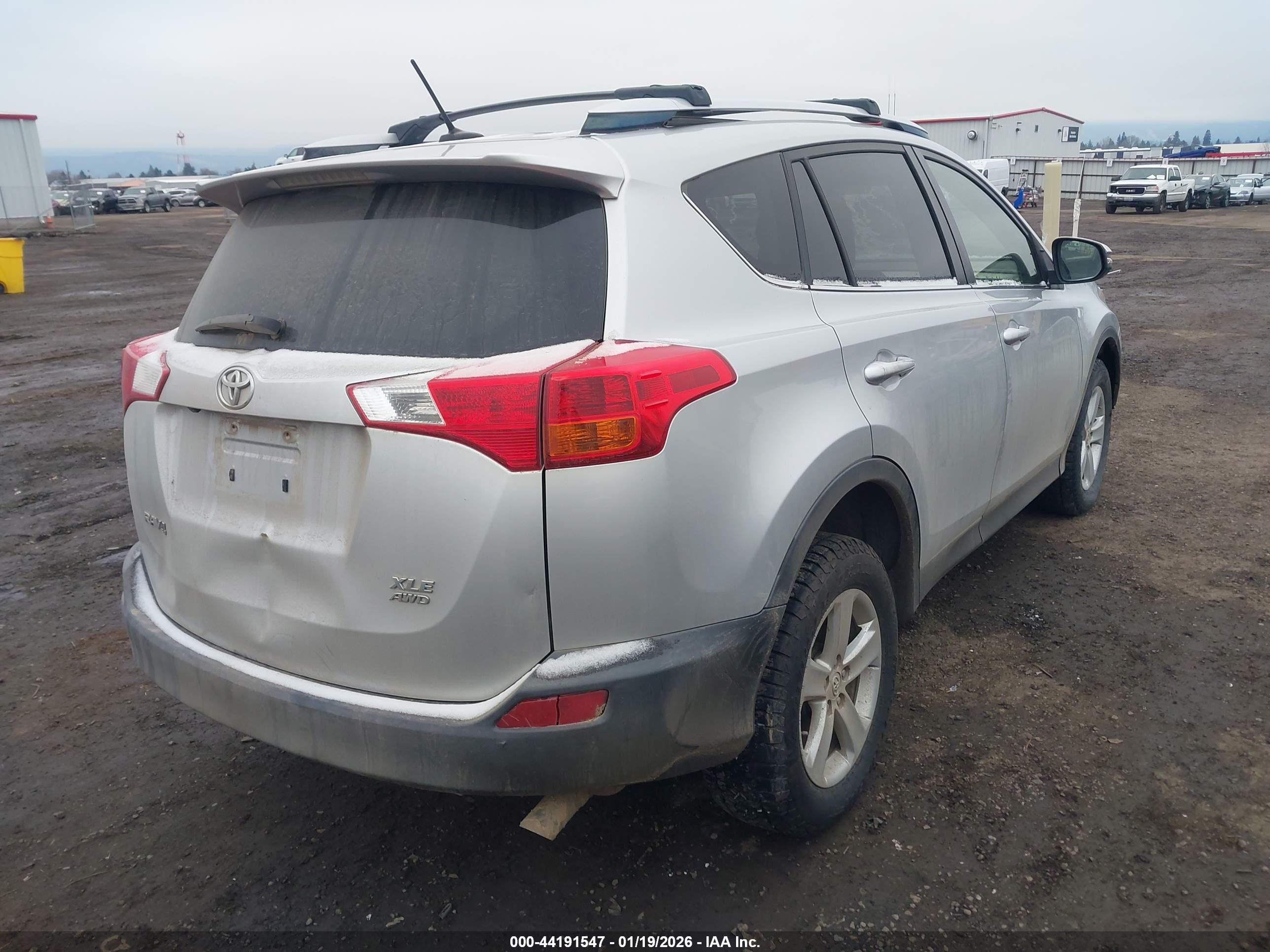 TOYOTA RAV4 image 4