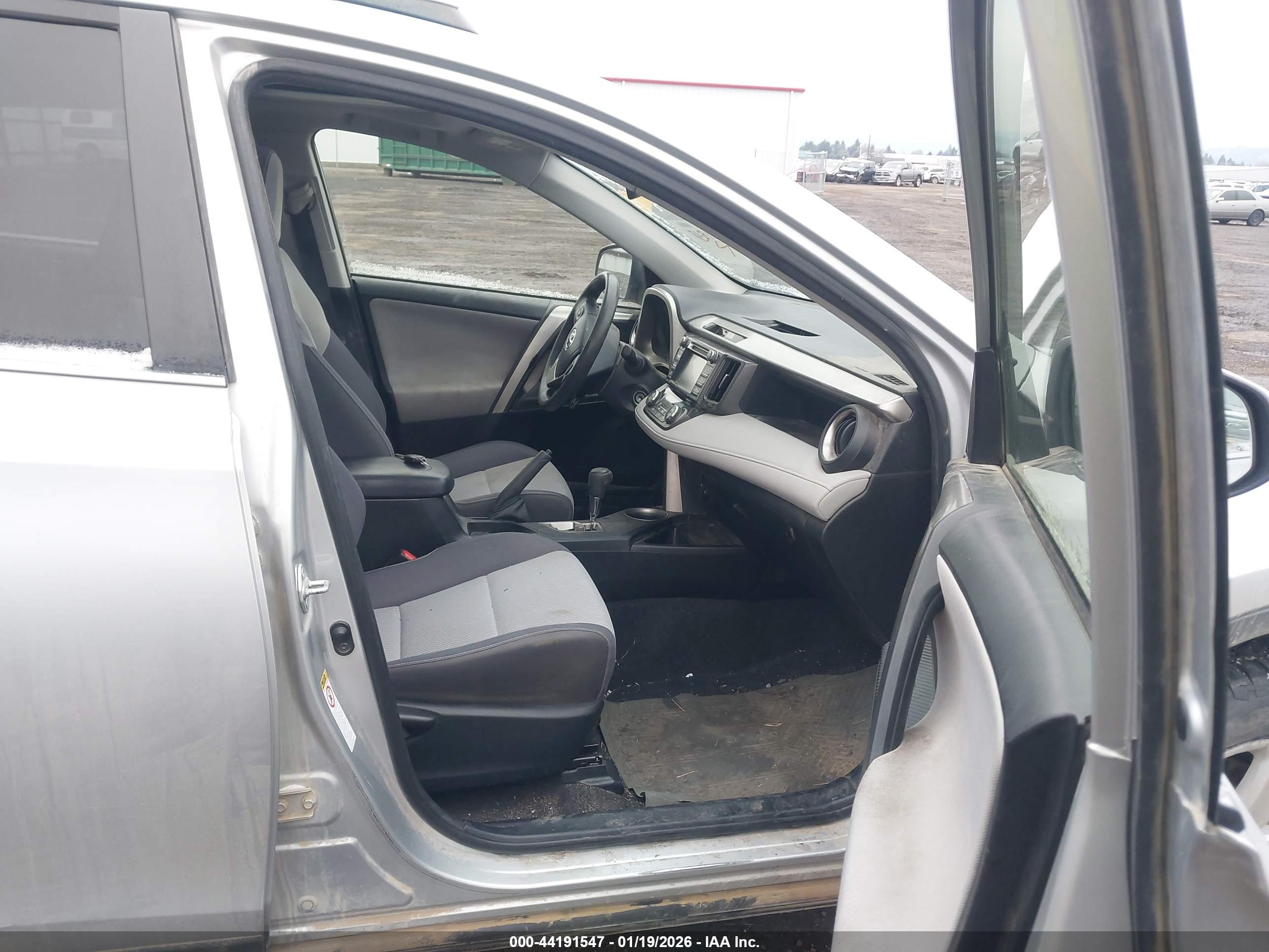 TOYOTA RAV4 image 5
