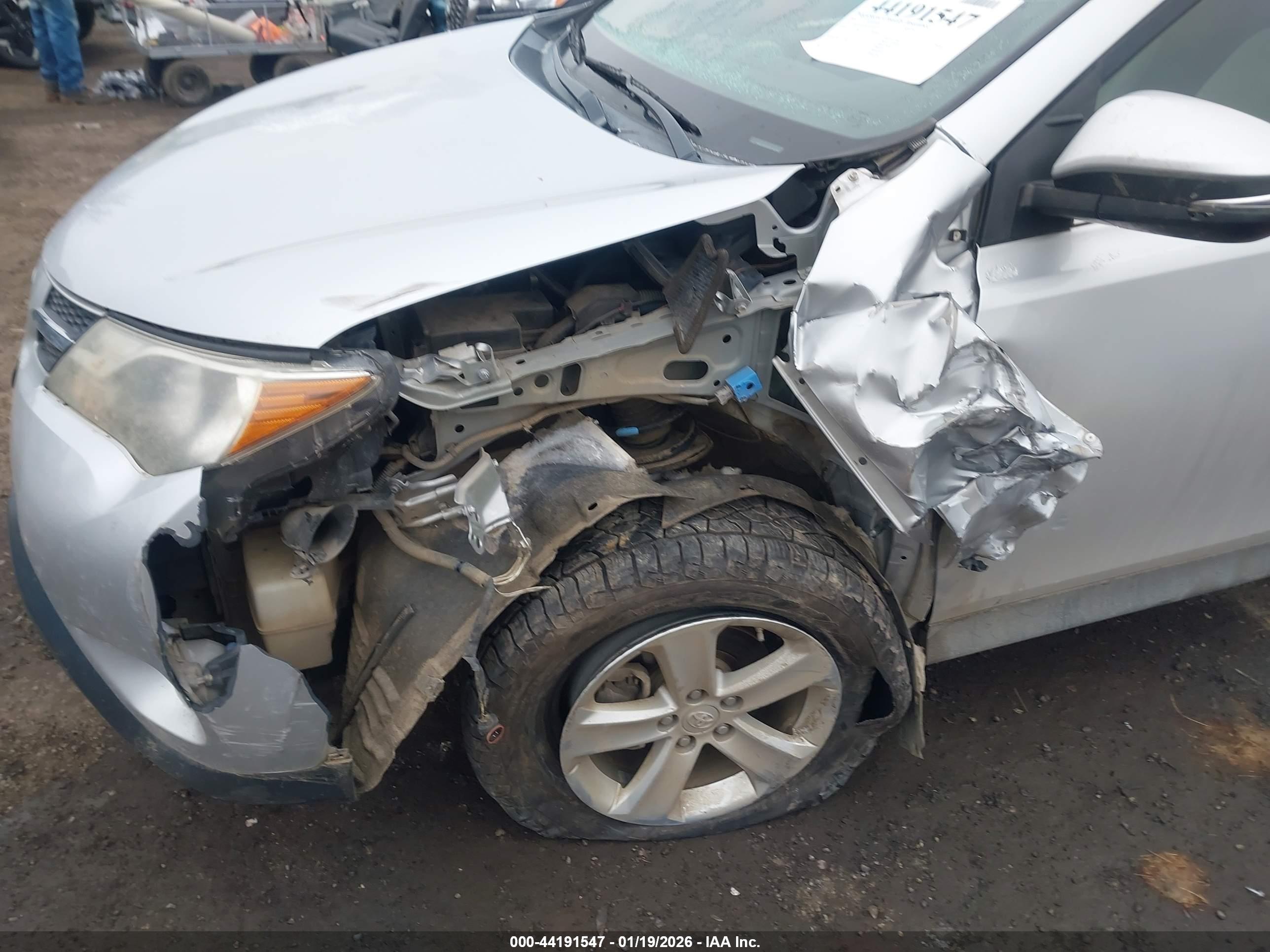 TOYOTA RAV4 image 6