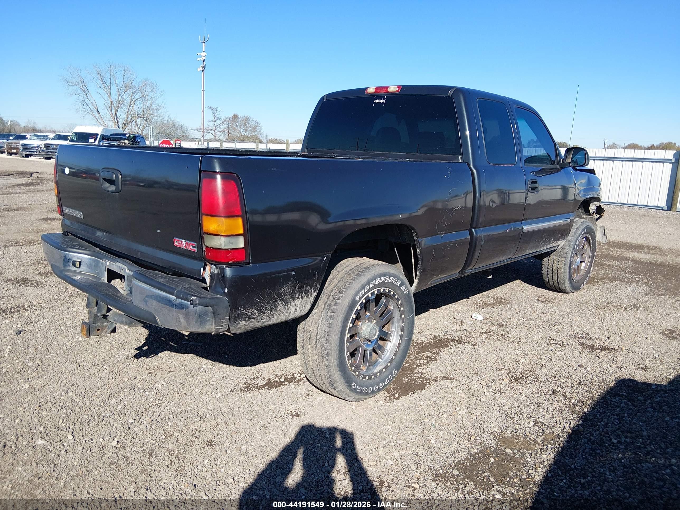 GMC SIERRA image 4