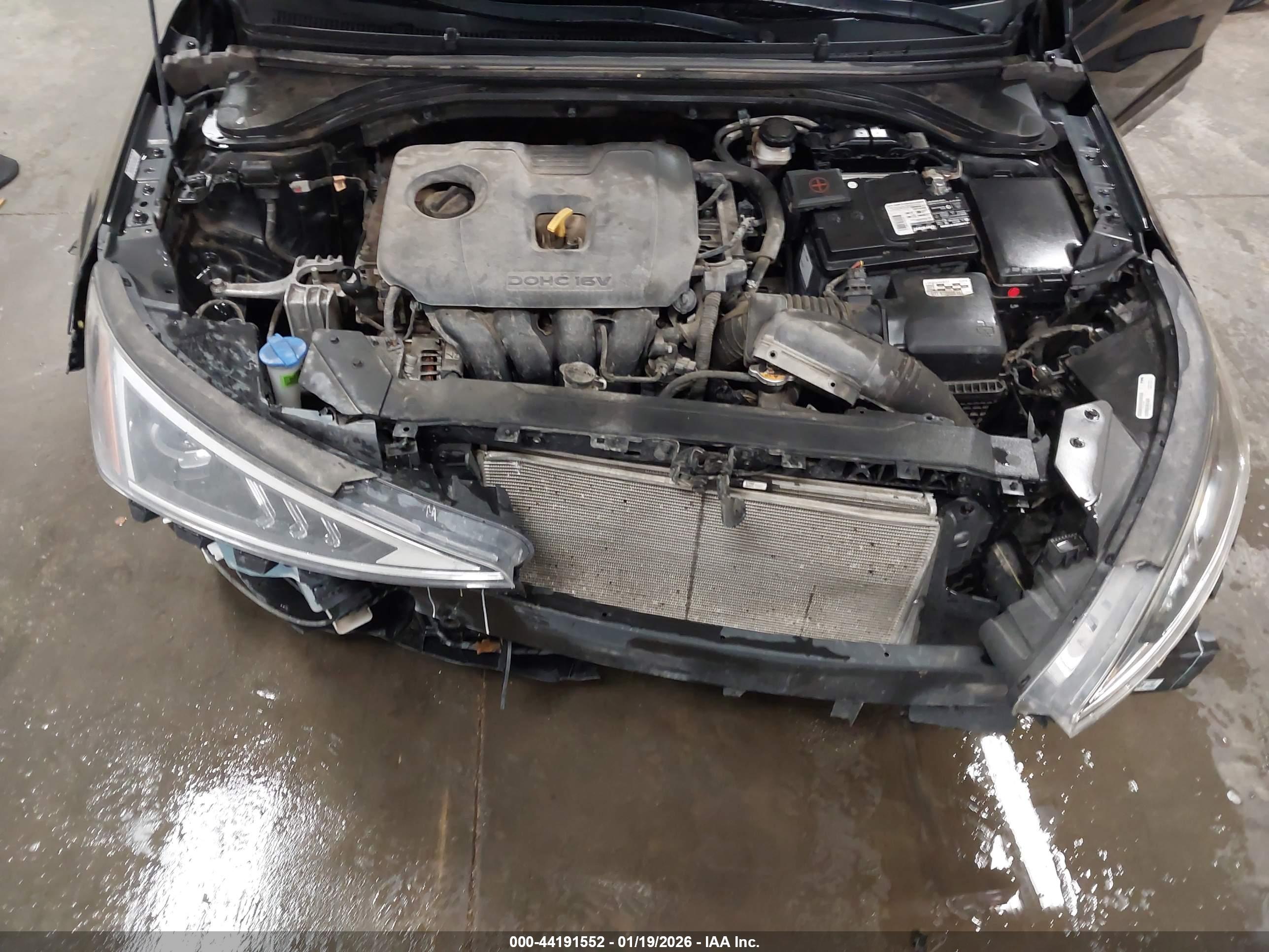 HYUNDAI ELANTRA image 10