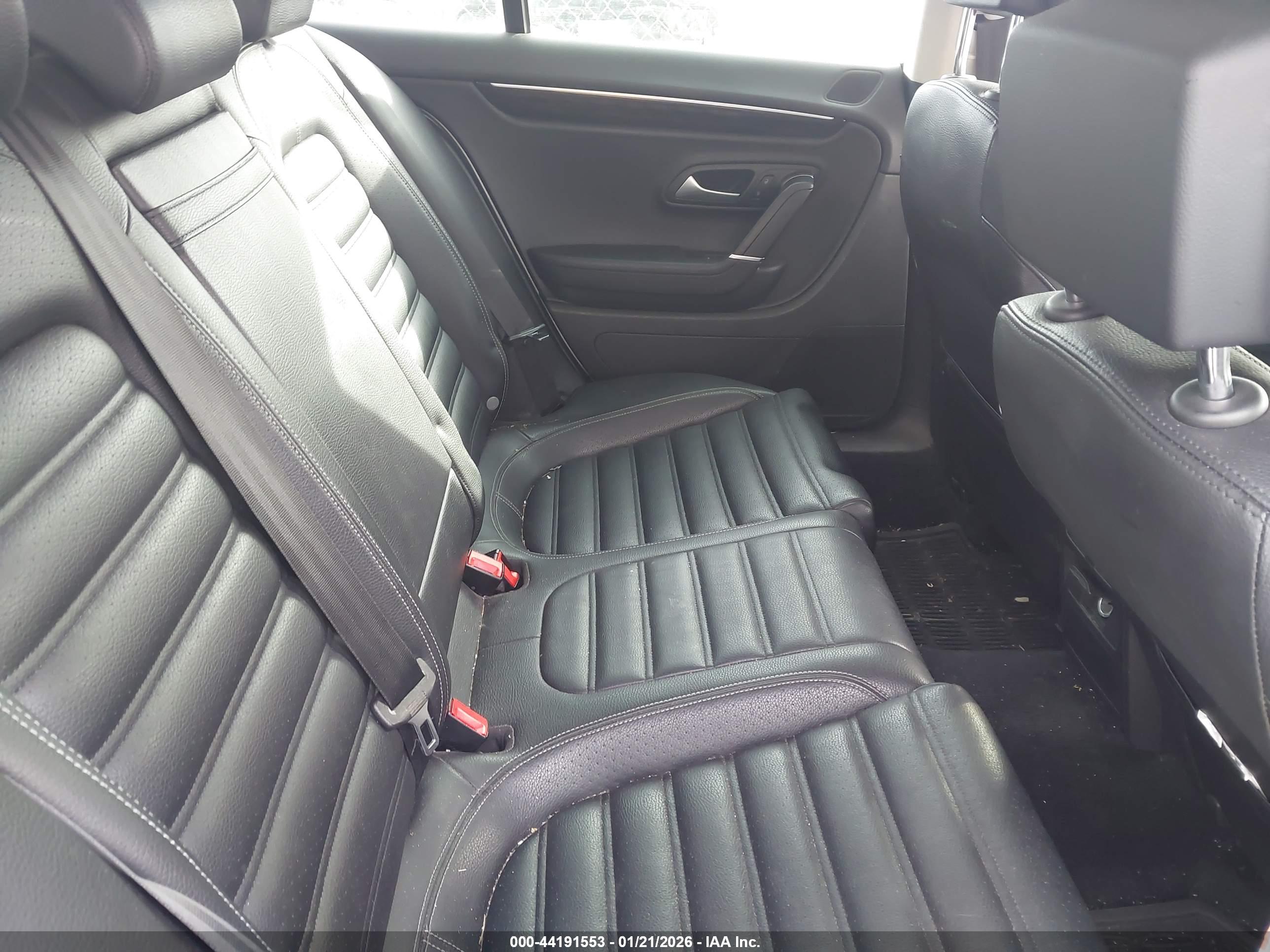VOLKSWAGEN CC image 8