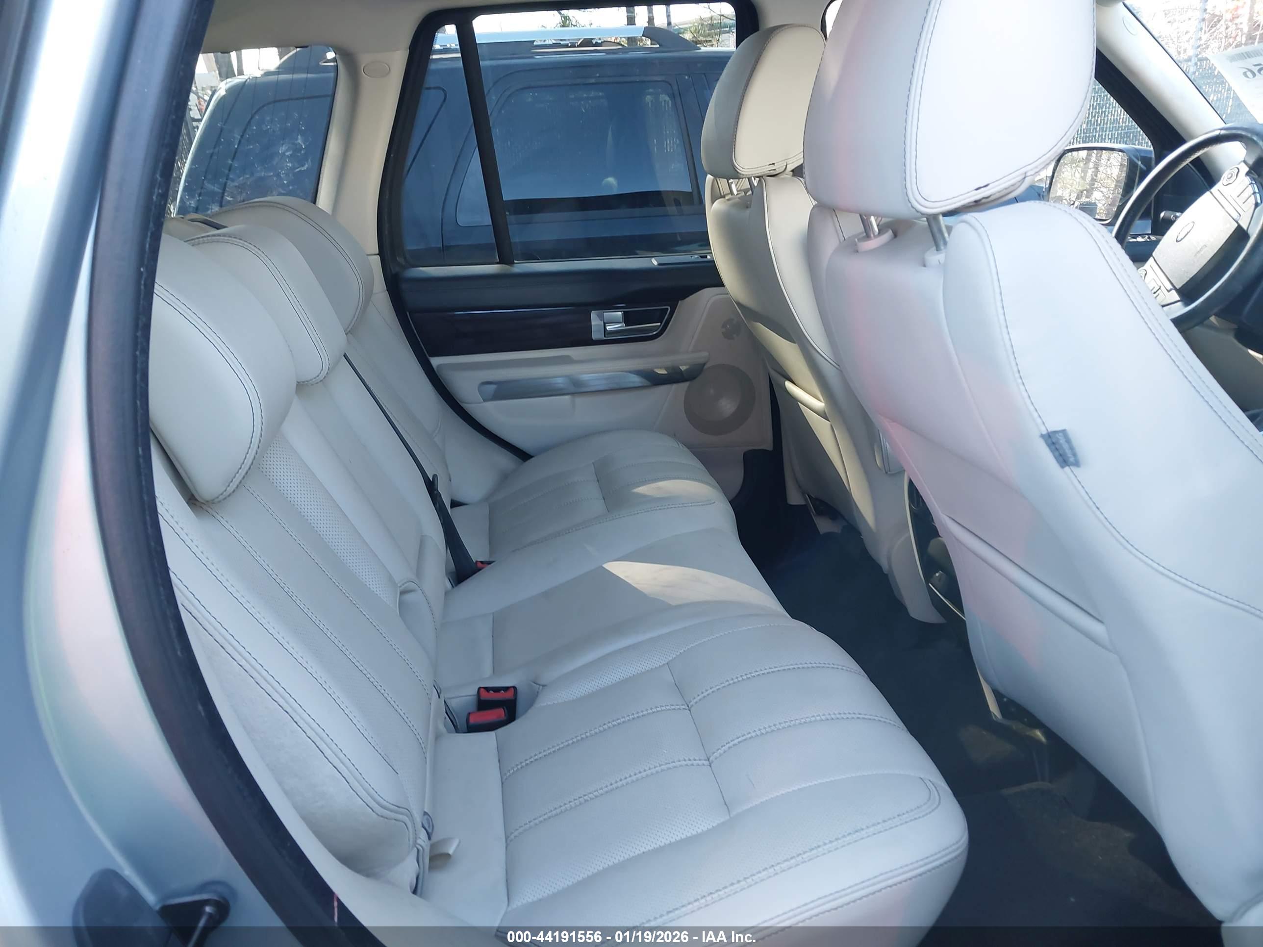 LAND ROVER image 8