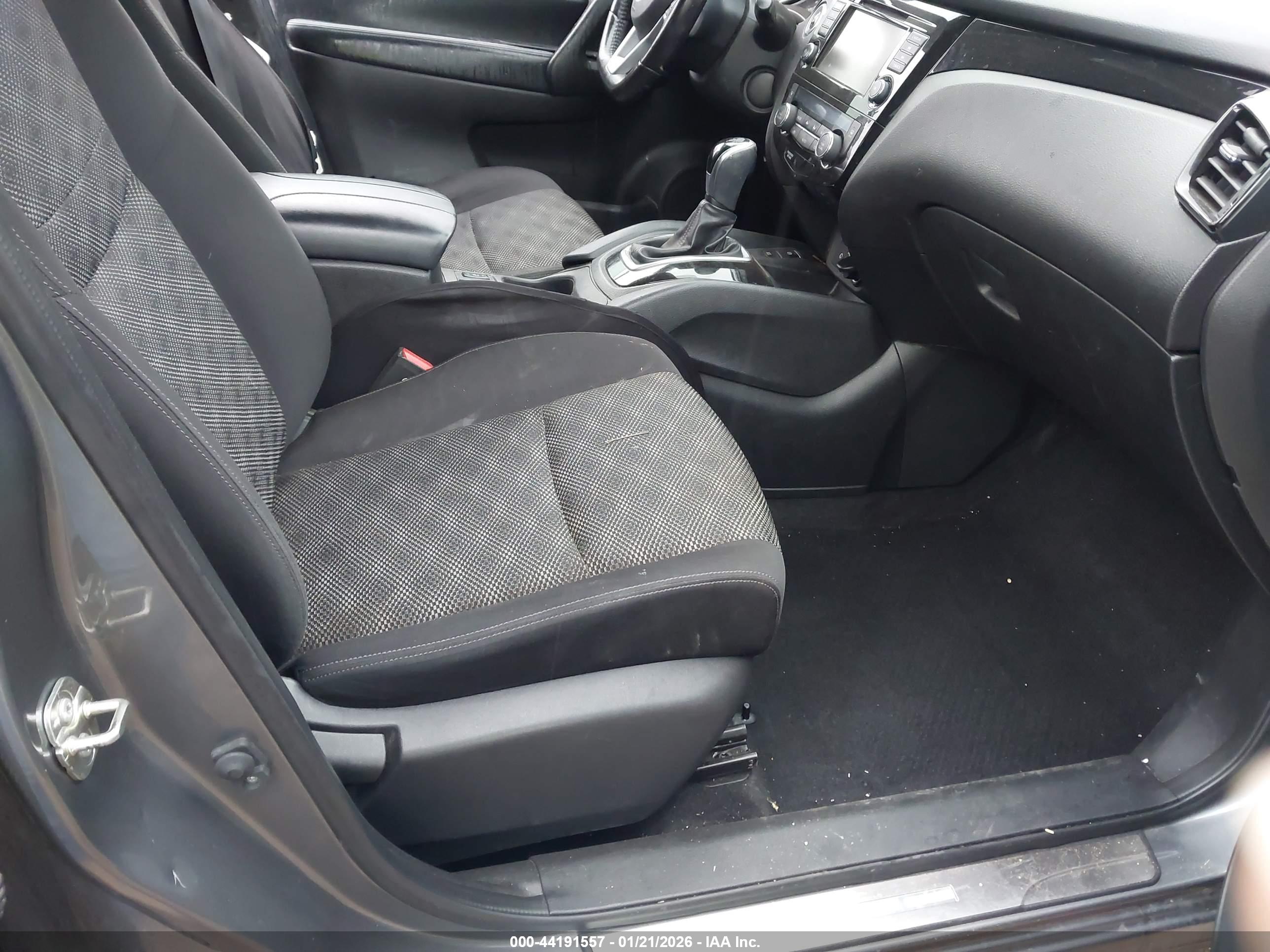 NISSAN ROGUE image 5