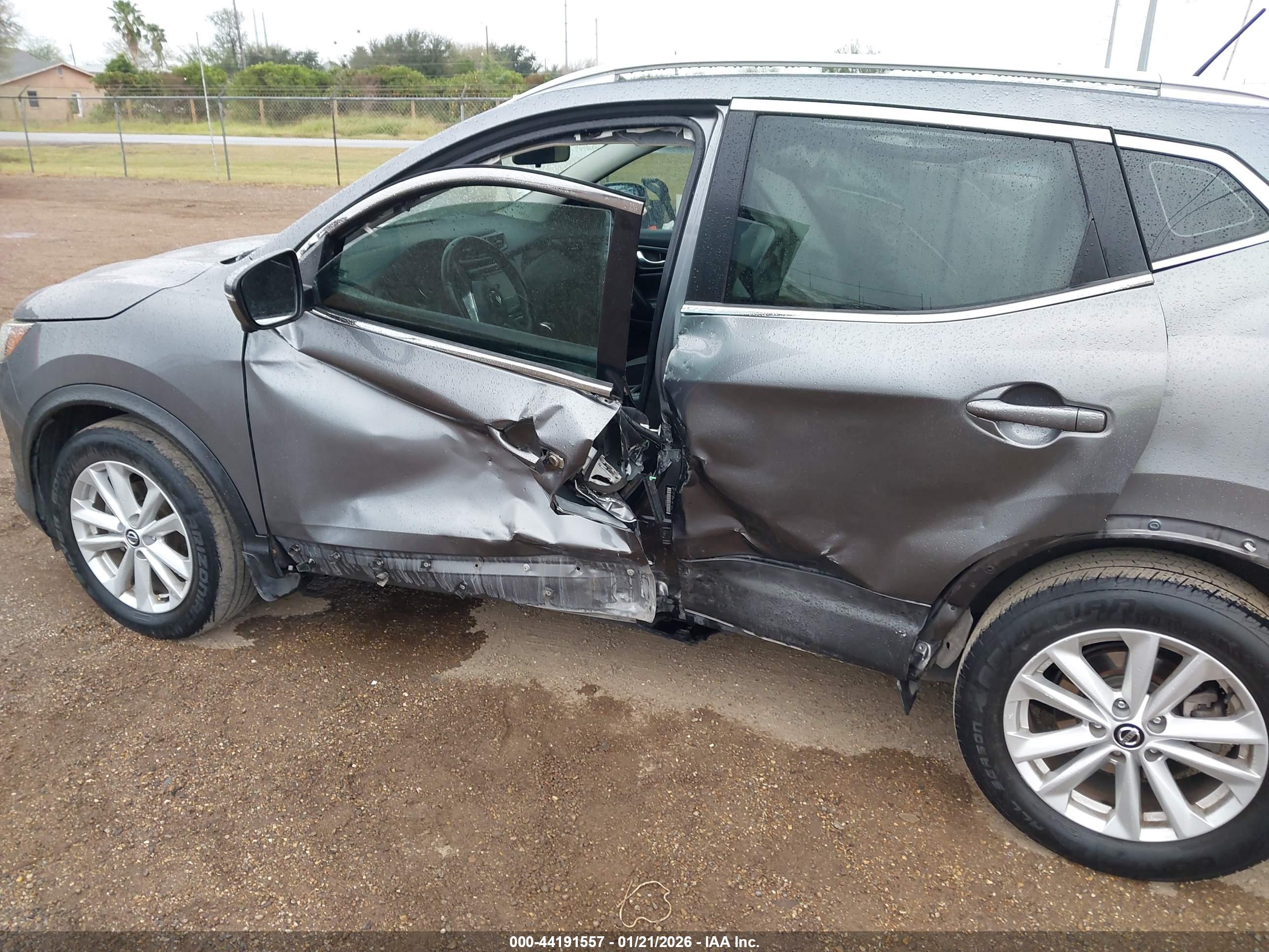 NISSAN ROGUE image 6