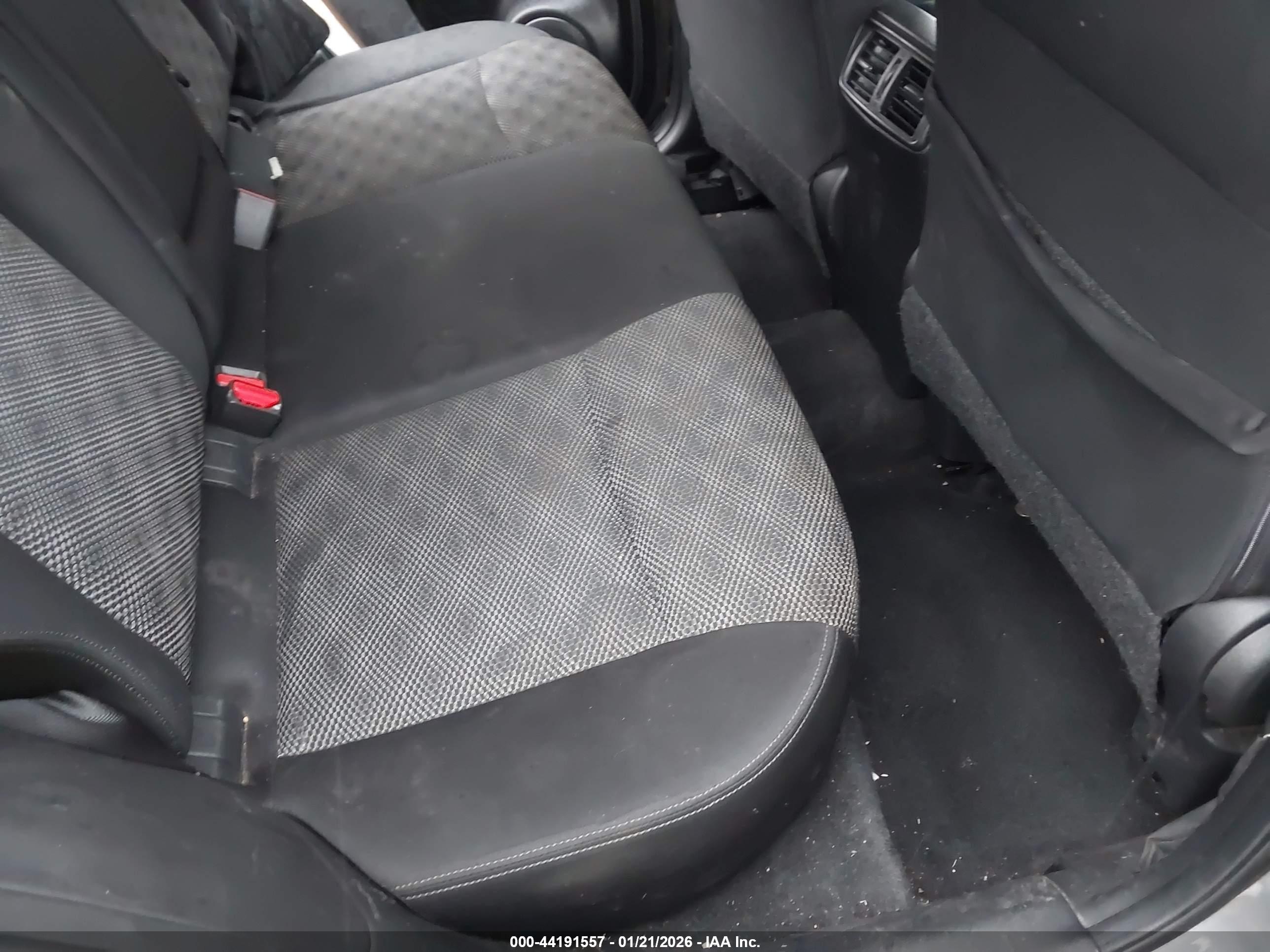 NISSAN ROGUE image 8