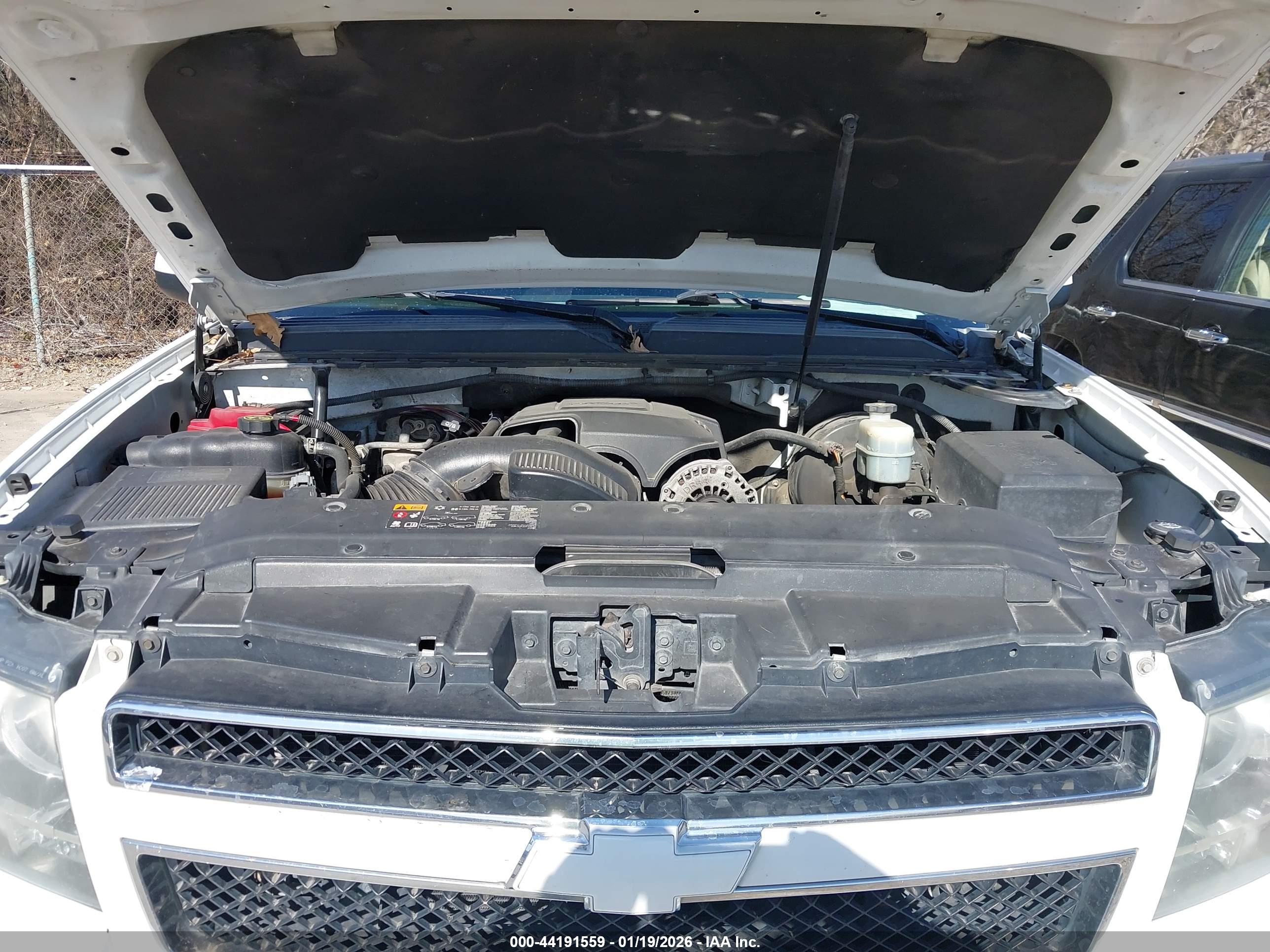 CHEVROLET TAHOE image 10