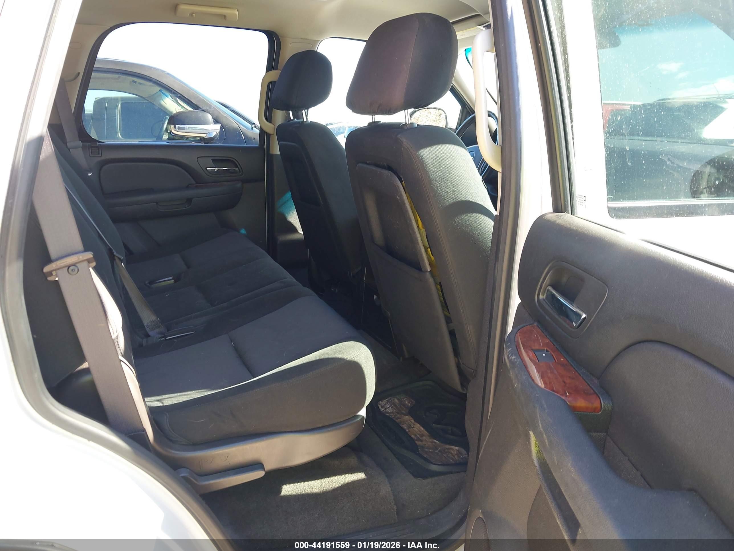 CHEVROLET TAHOE image 8