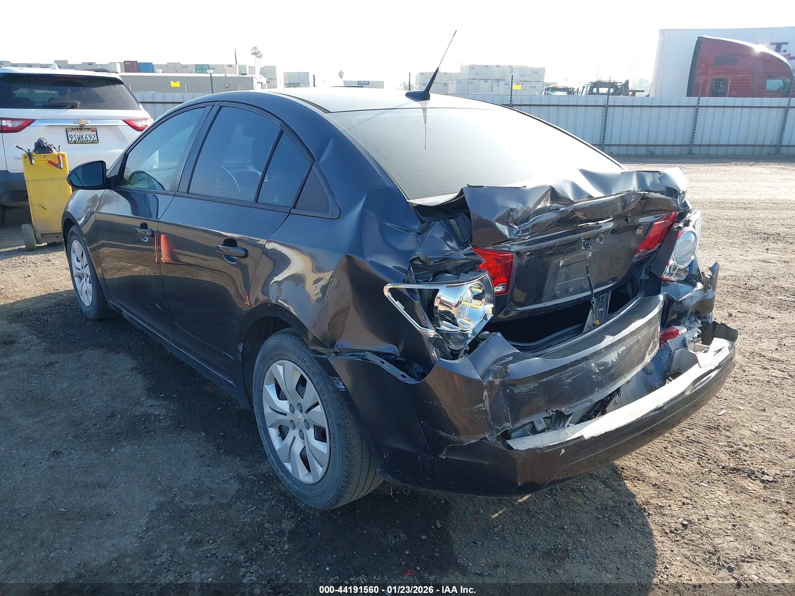 CHEVROLET CRUZE image 3