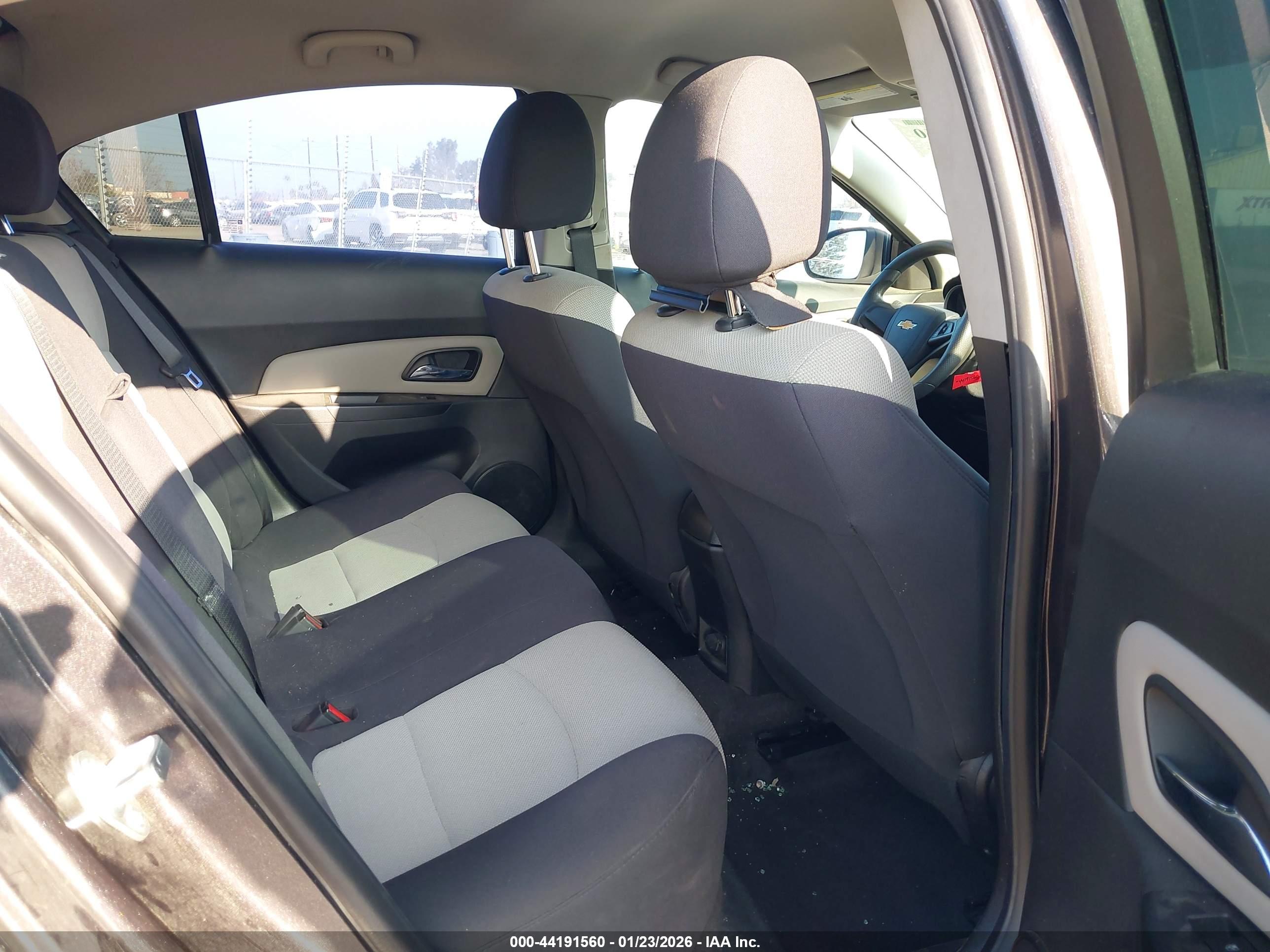 CHEVROLET CRUZE image 8