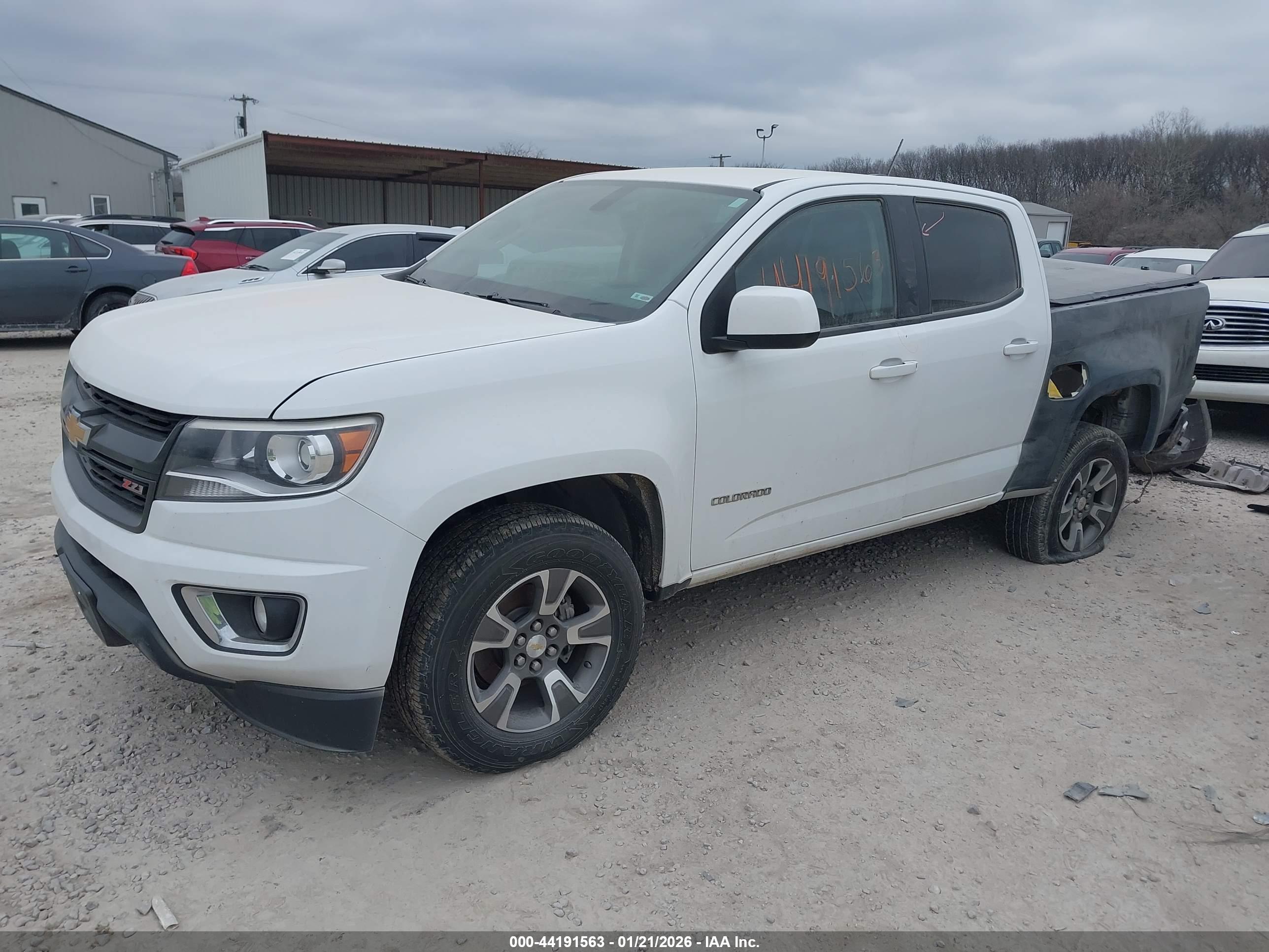 CHEVROLET COLORADO image 2
