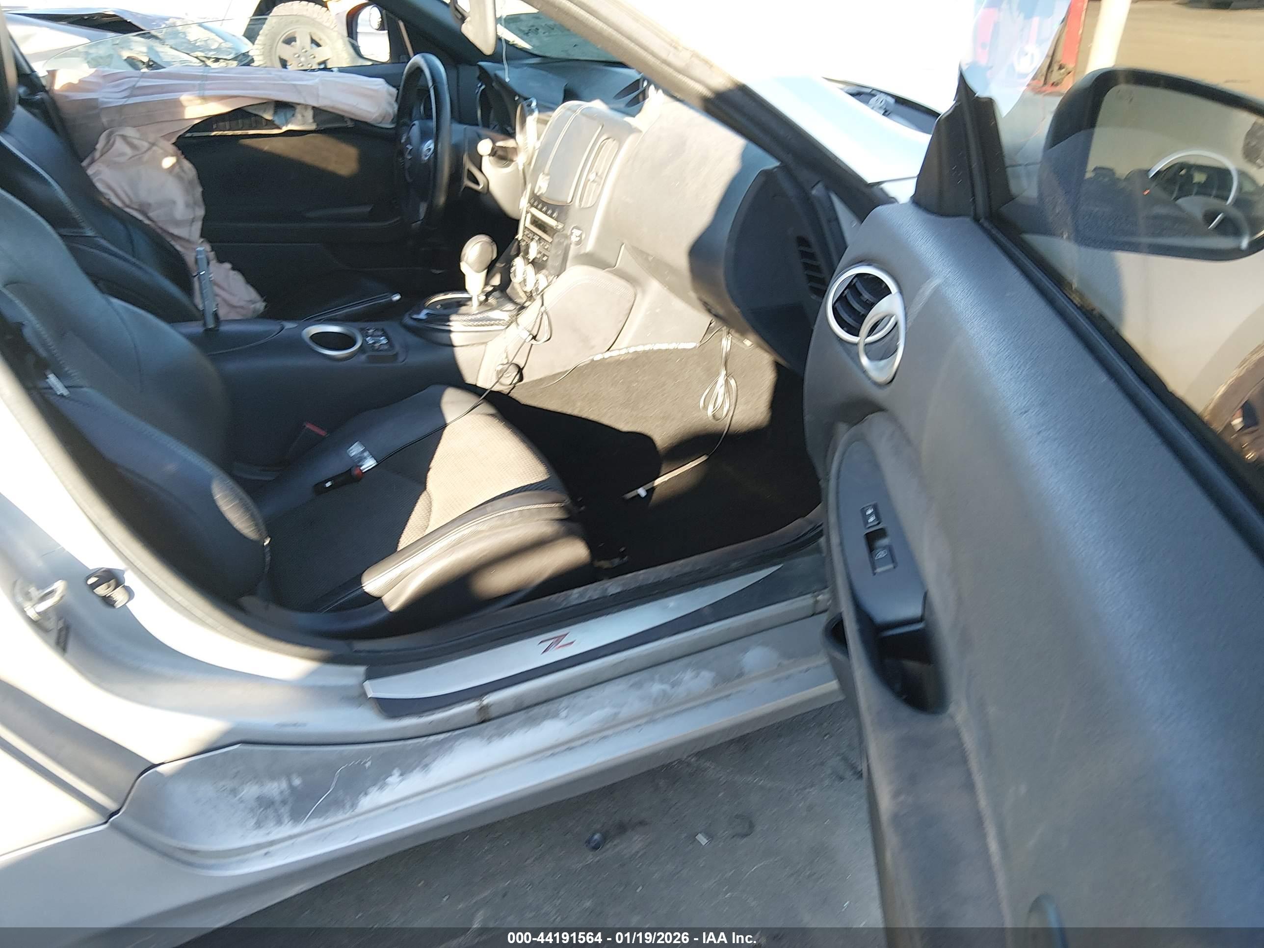 NISSAN 370Z image 5