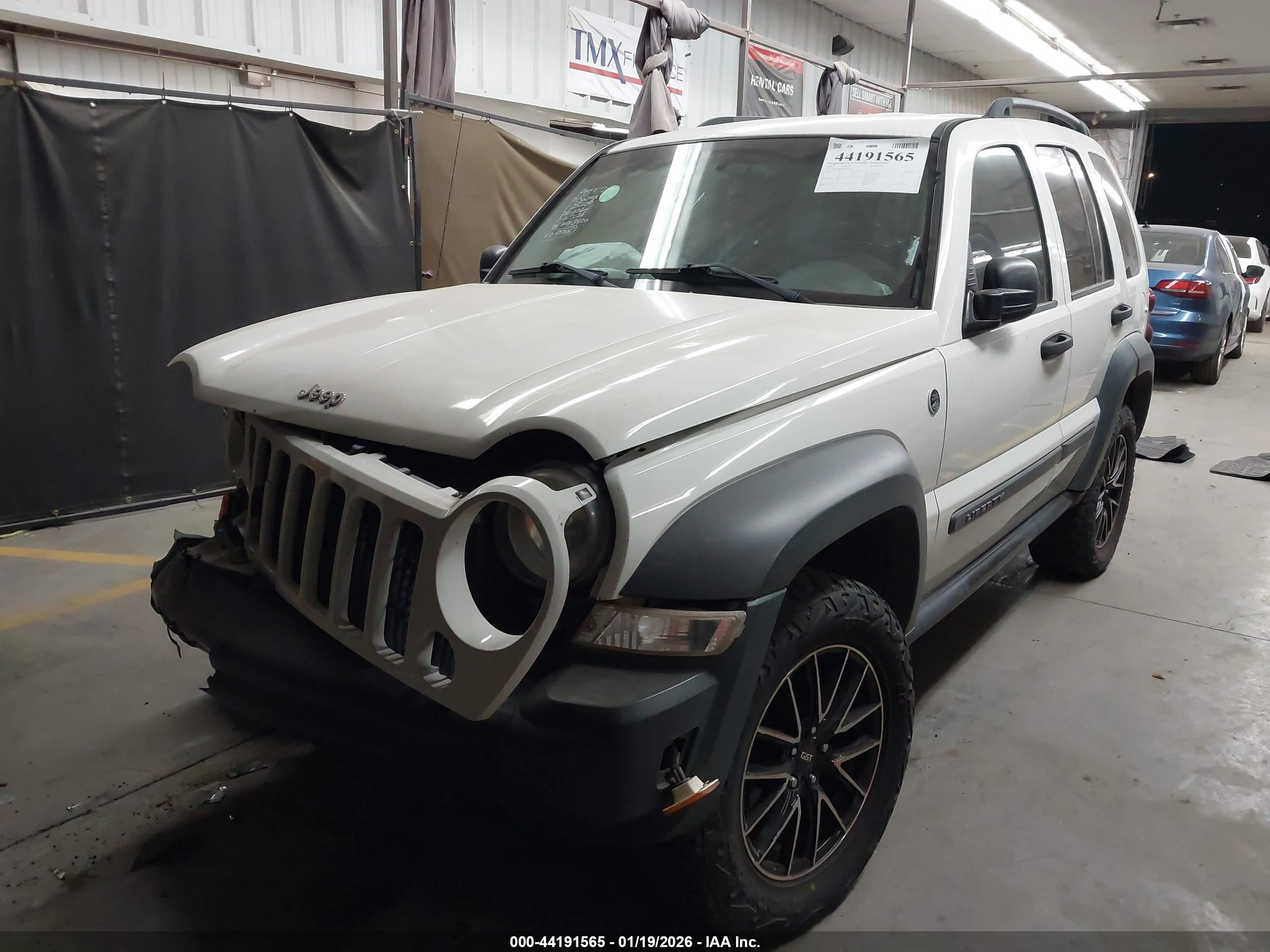 JEEP LIBERTY image 2