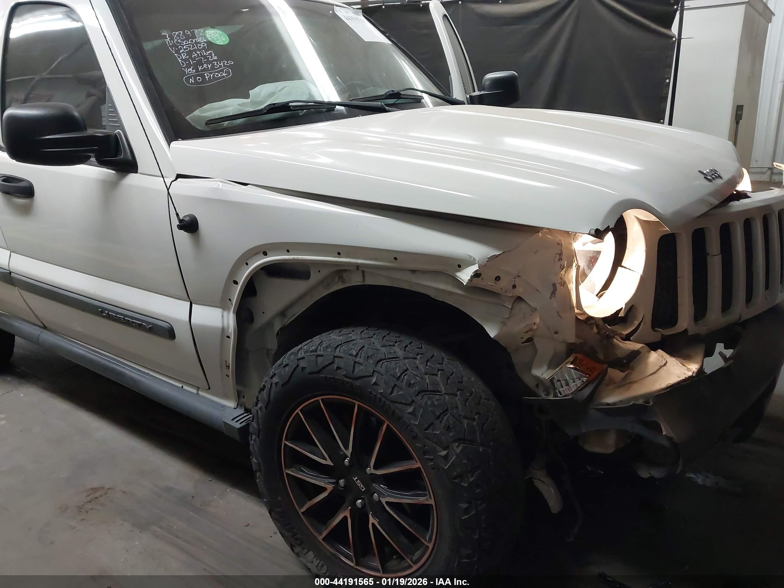JEEP LIBERTY image 6