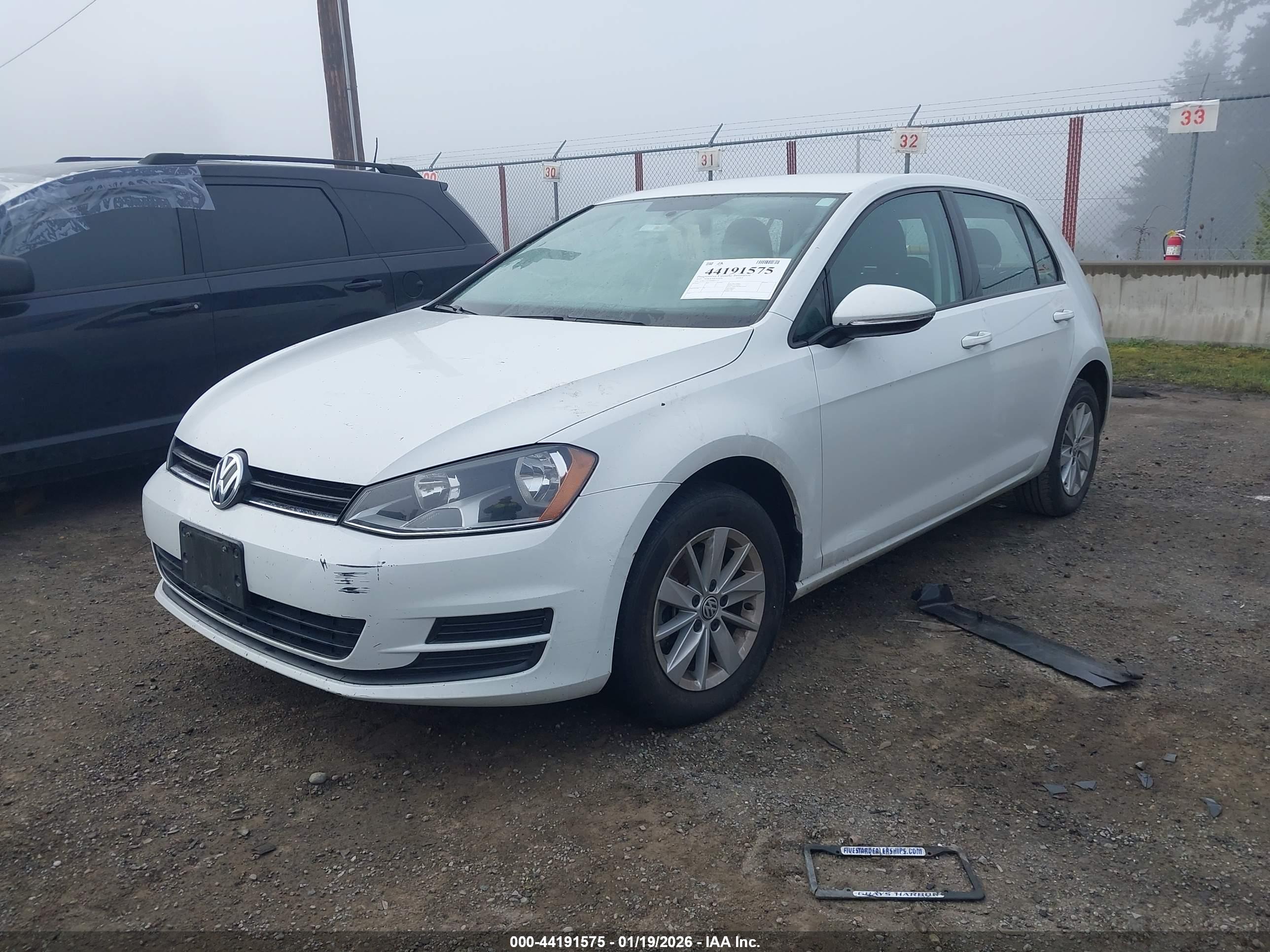 VOLKSWAGEN GOLF image 2
