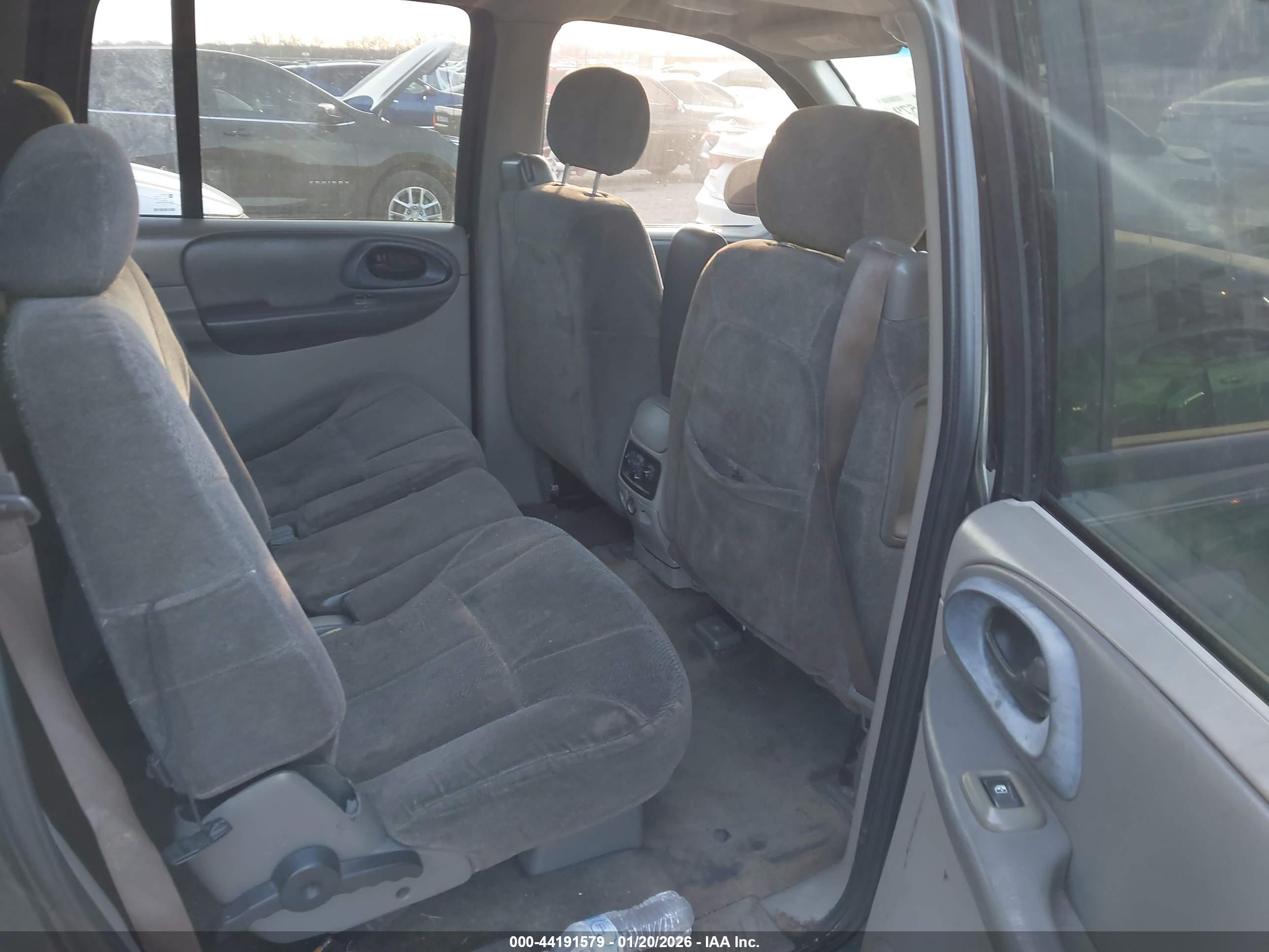 CHEVROLET TRAILBLAZER image 8