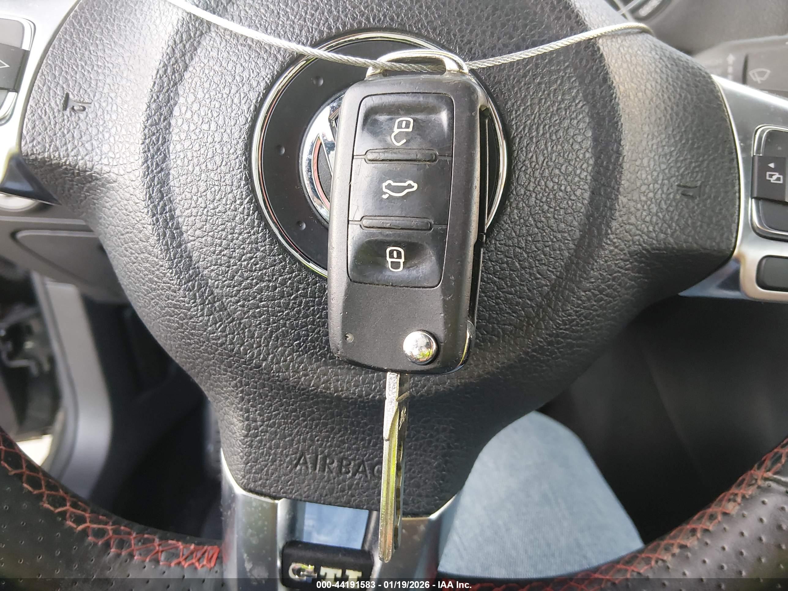 VOLKSWAGEN GTI image 11