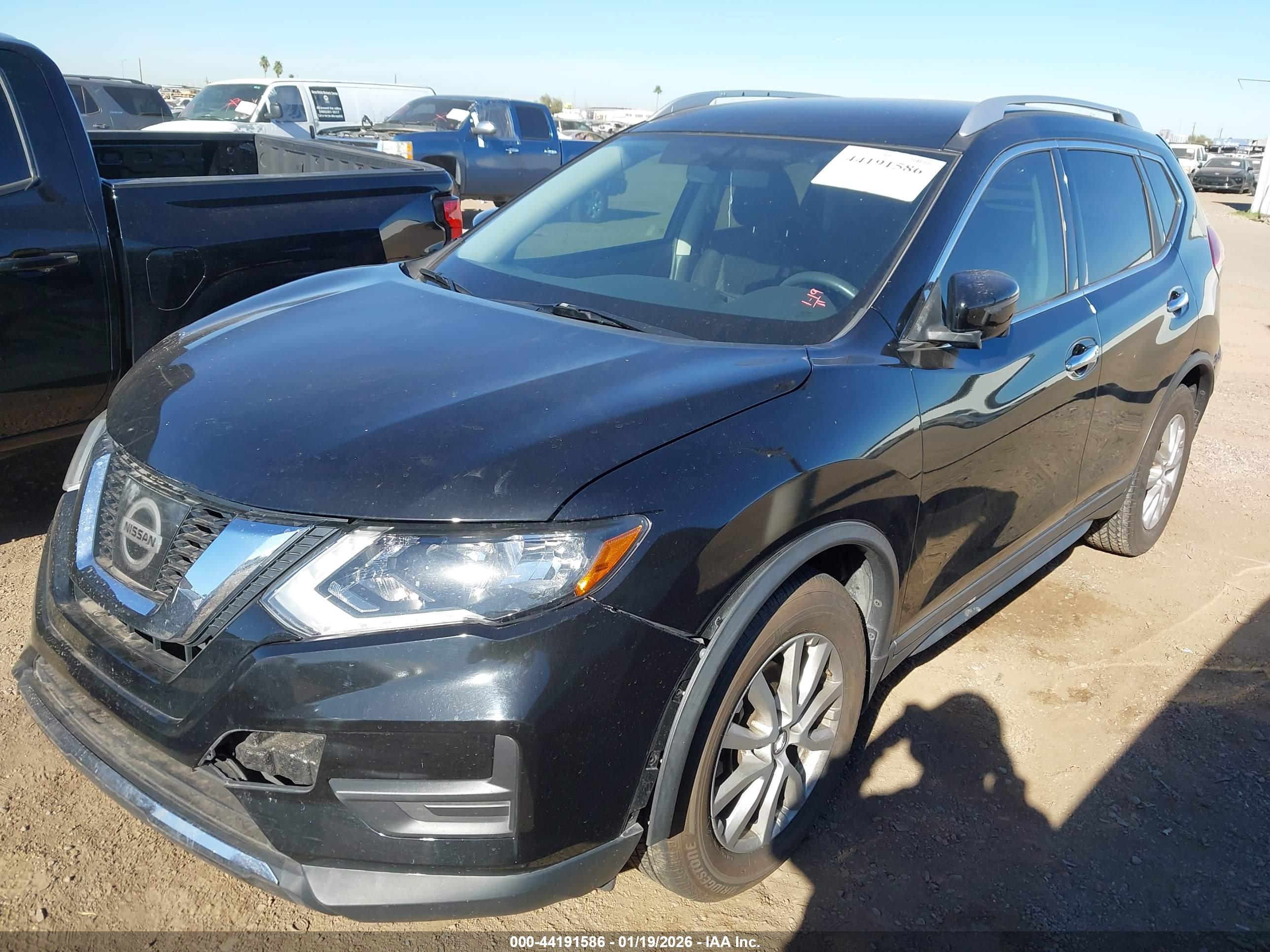 NISSAN ROGUE image 2