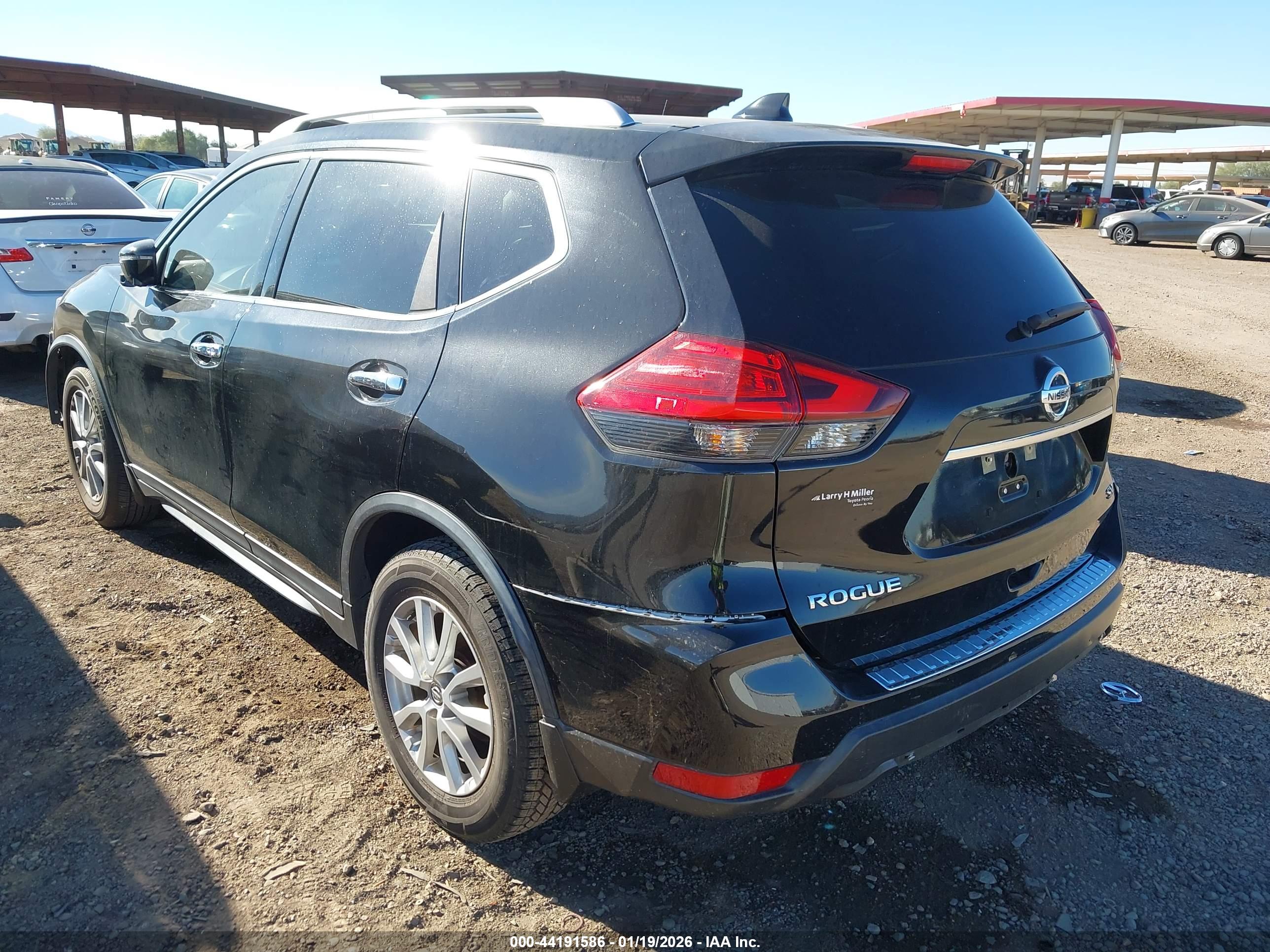 NISSAN ROGUE image 3