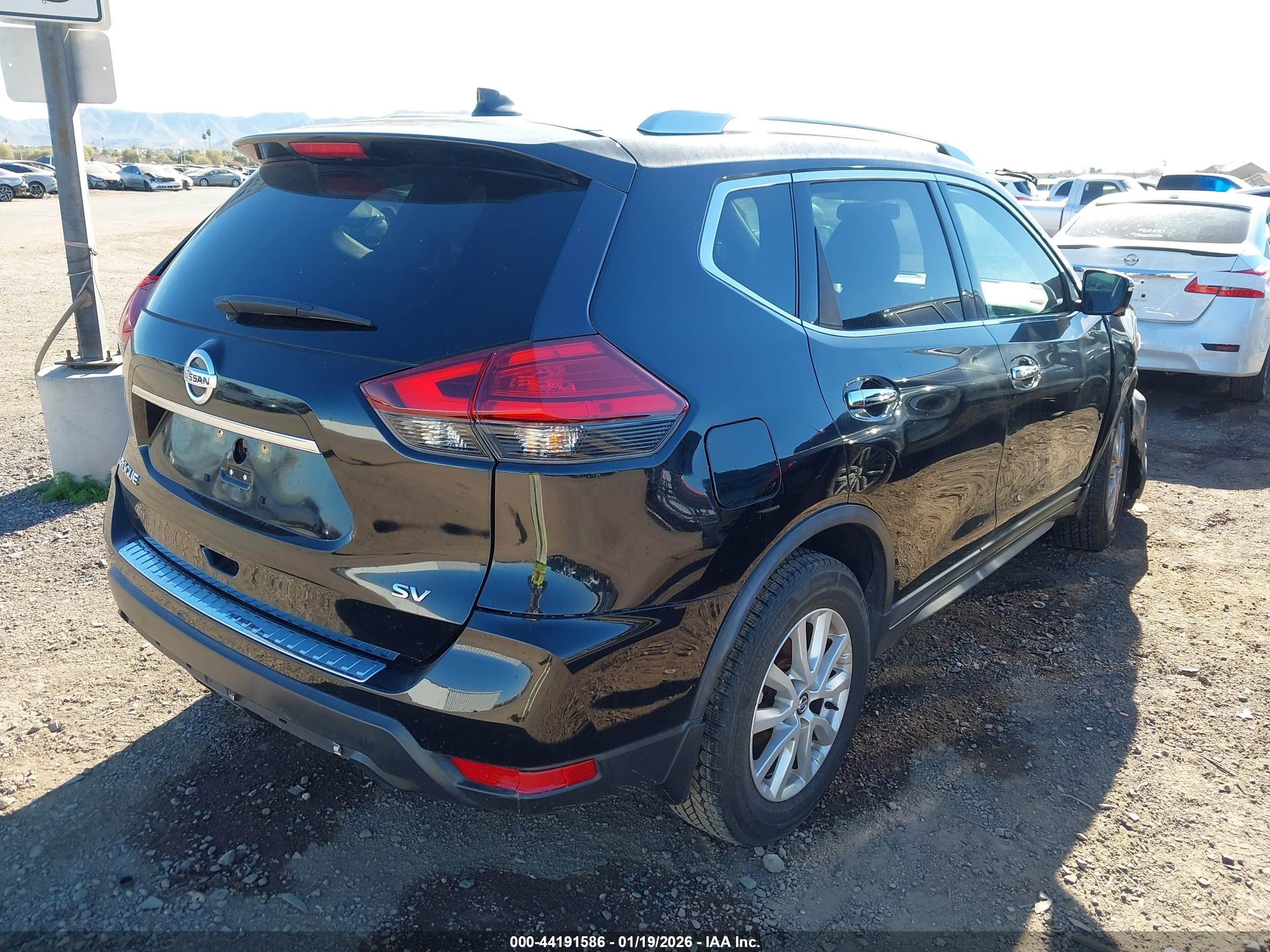 NISSAN ROGUE image 4