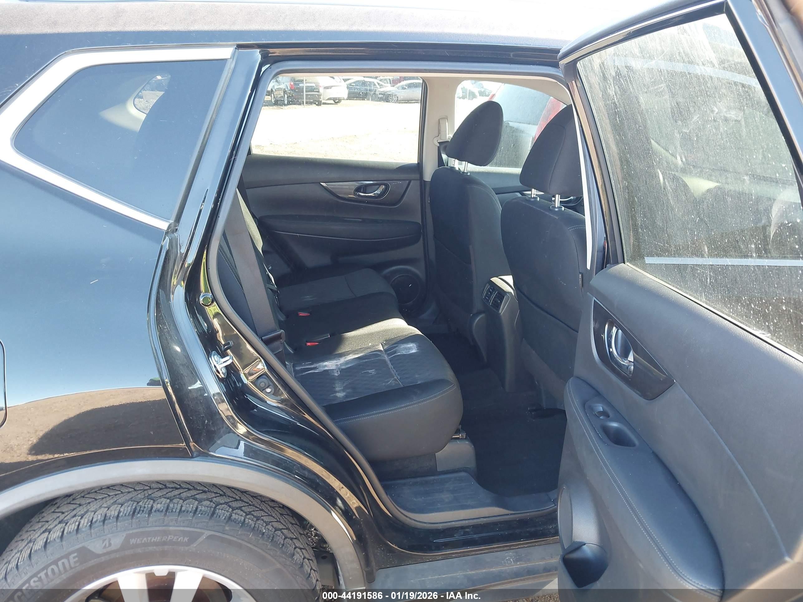 NISSAN ROGUE image 8