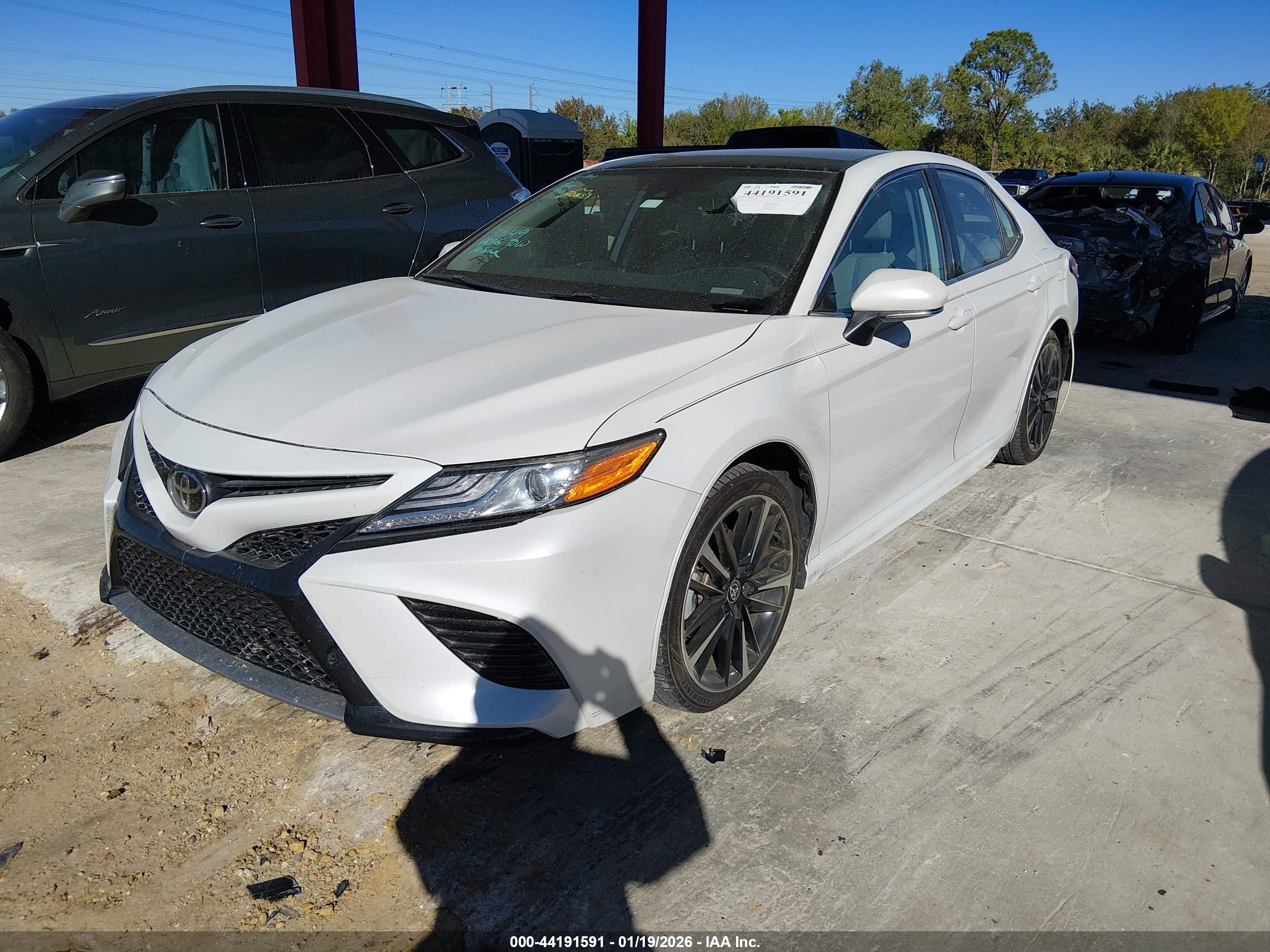 TOYOTA CAMRY image 2