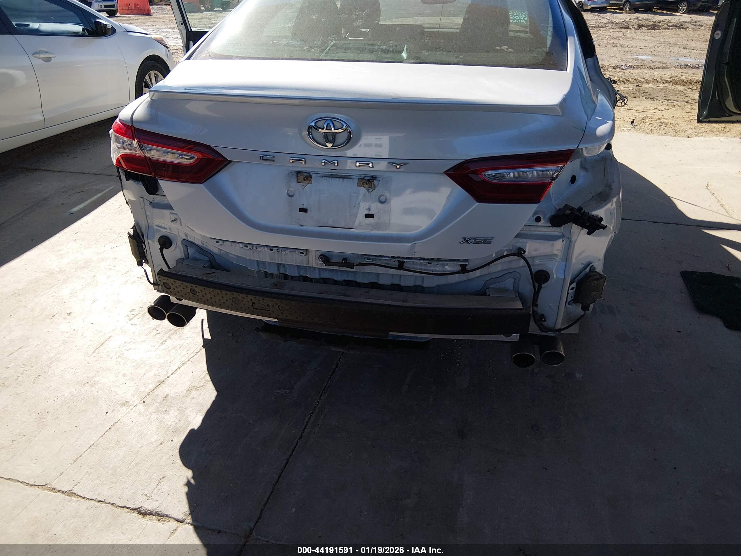 TOYOTA CAMRY image 6