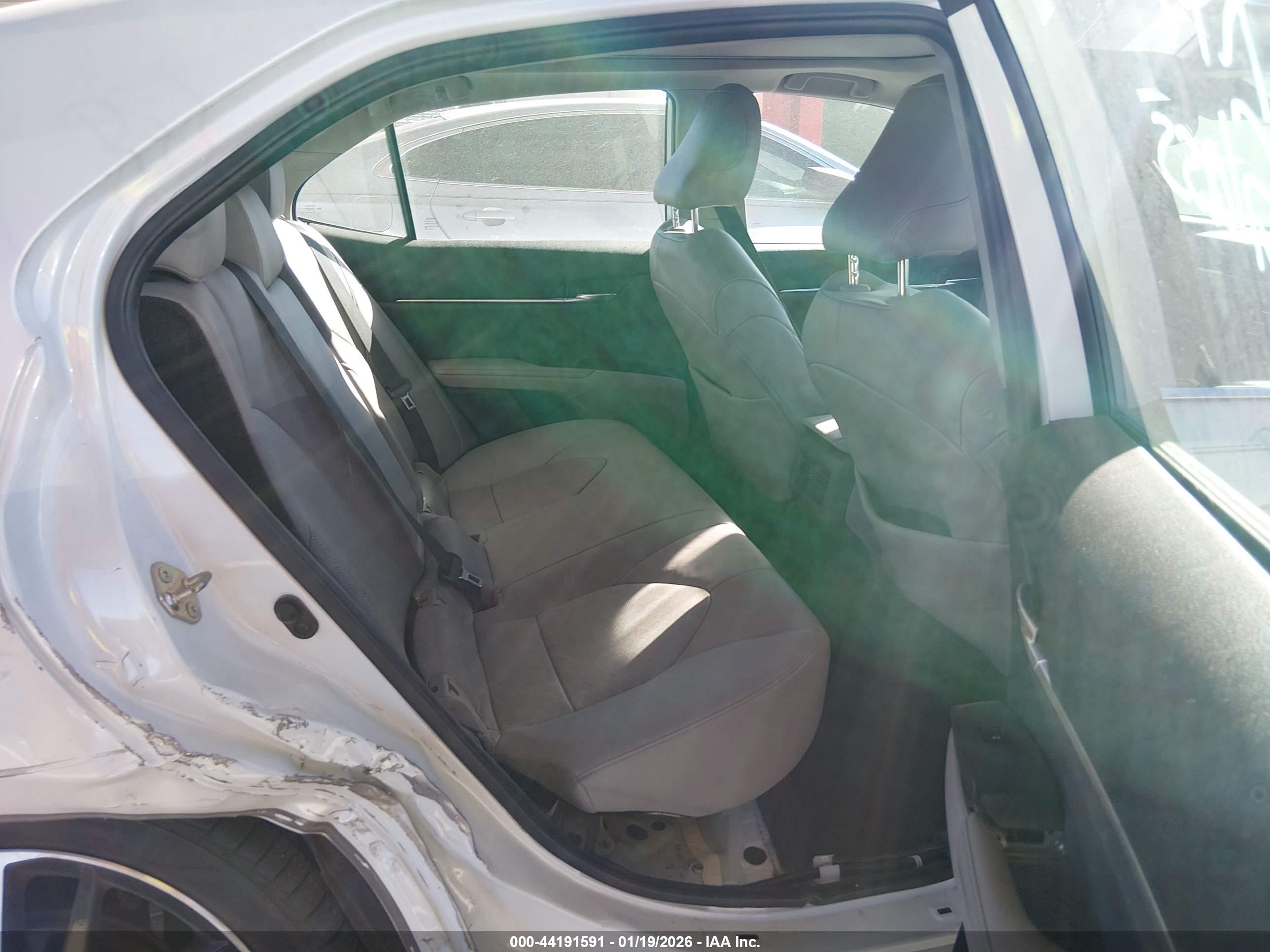 TOYOTA CAMRY image 8
