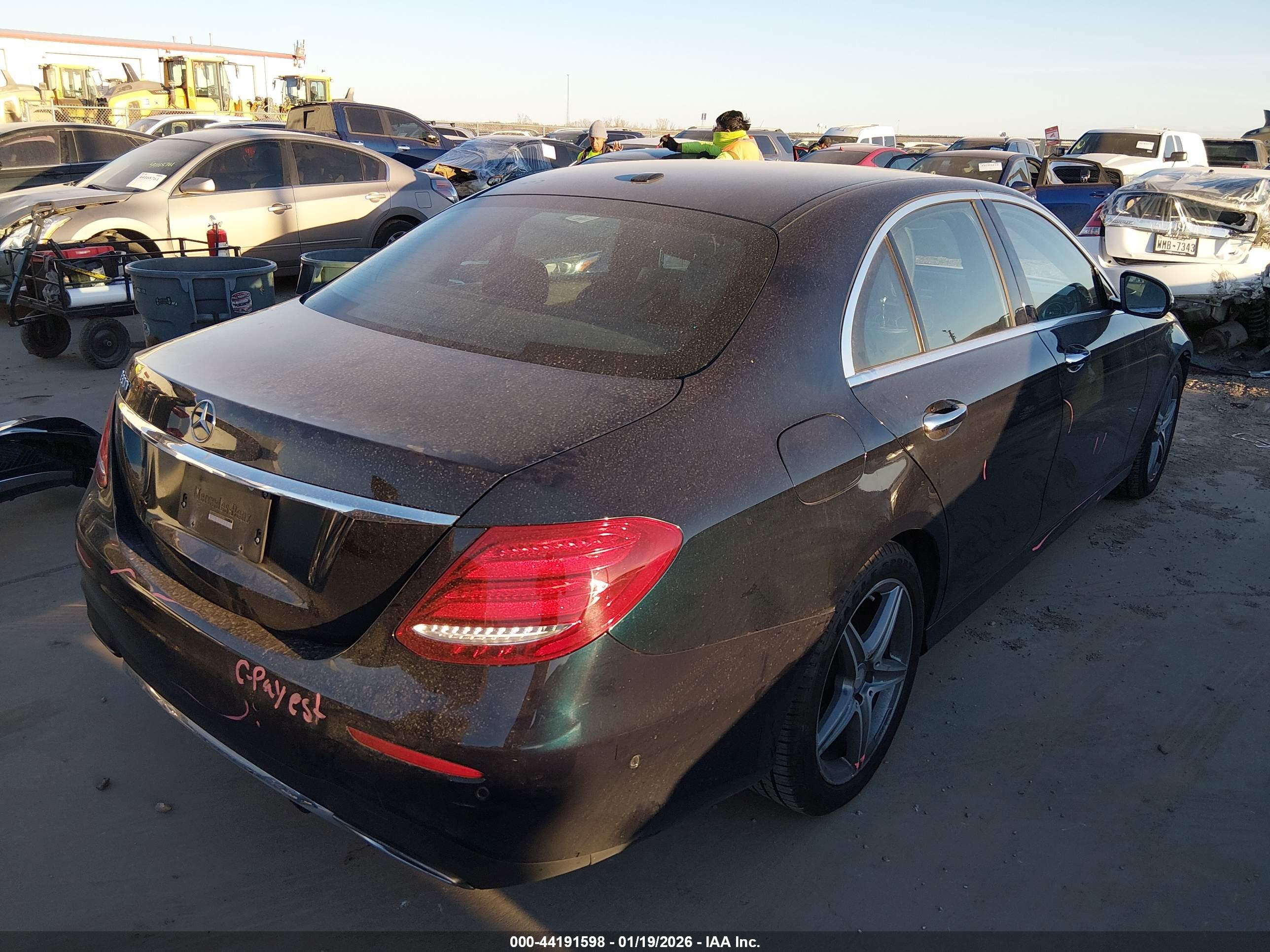 MERCEDES-BENZ E image 4