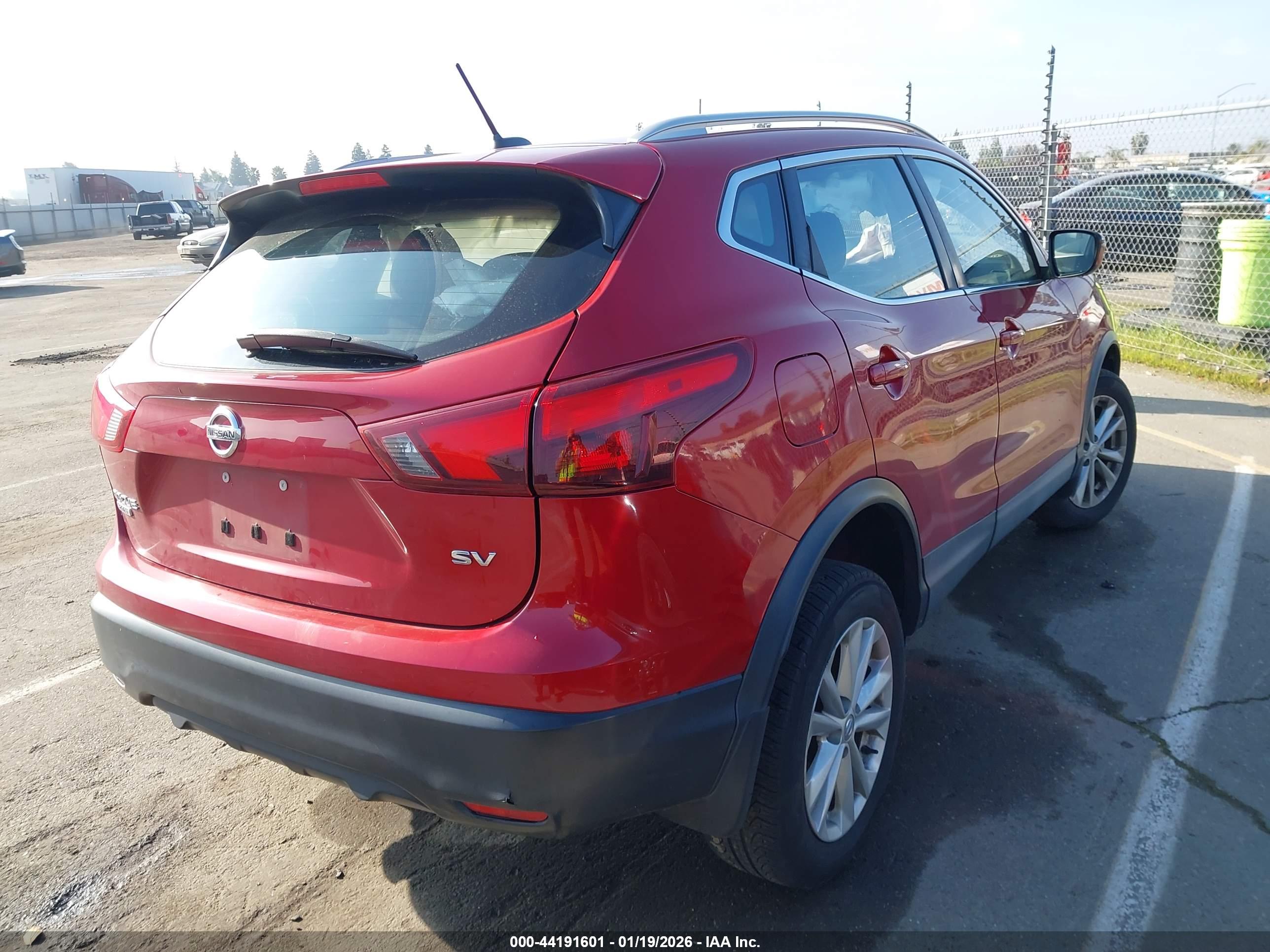 NISSAN ROGUE image 4