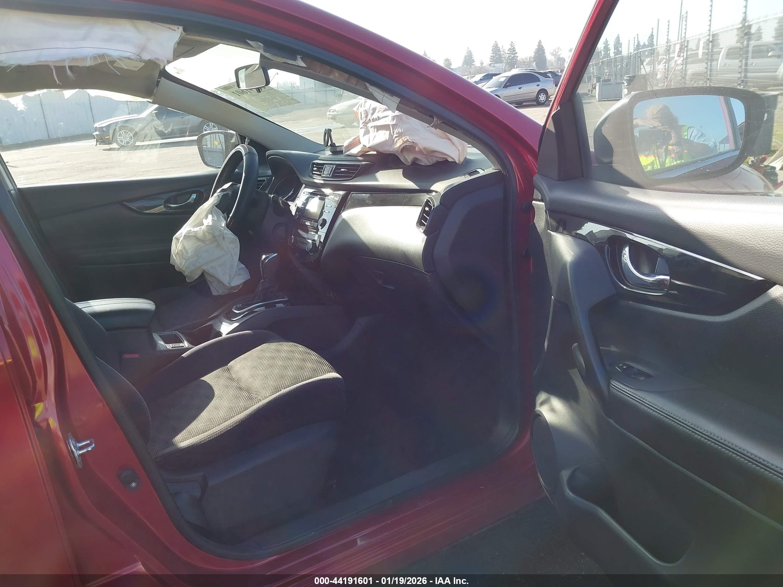 NISSAN ROGUE image 5