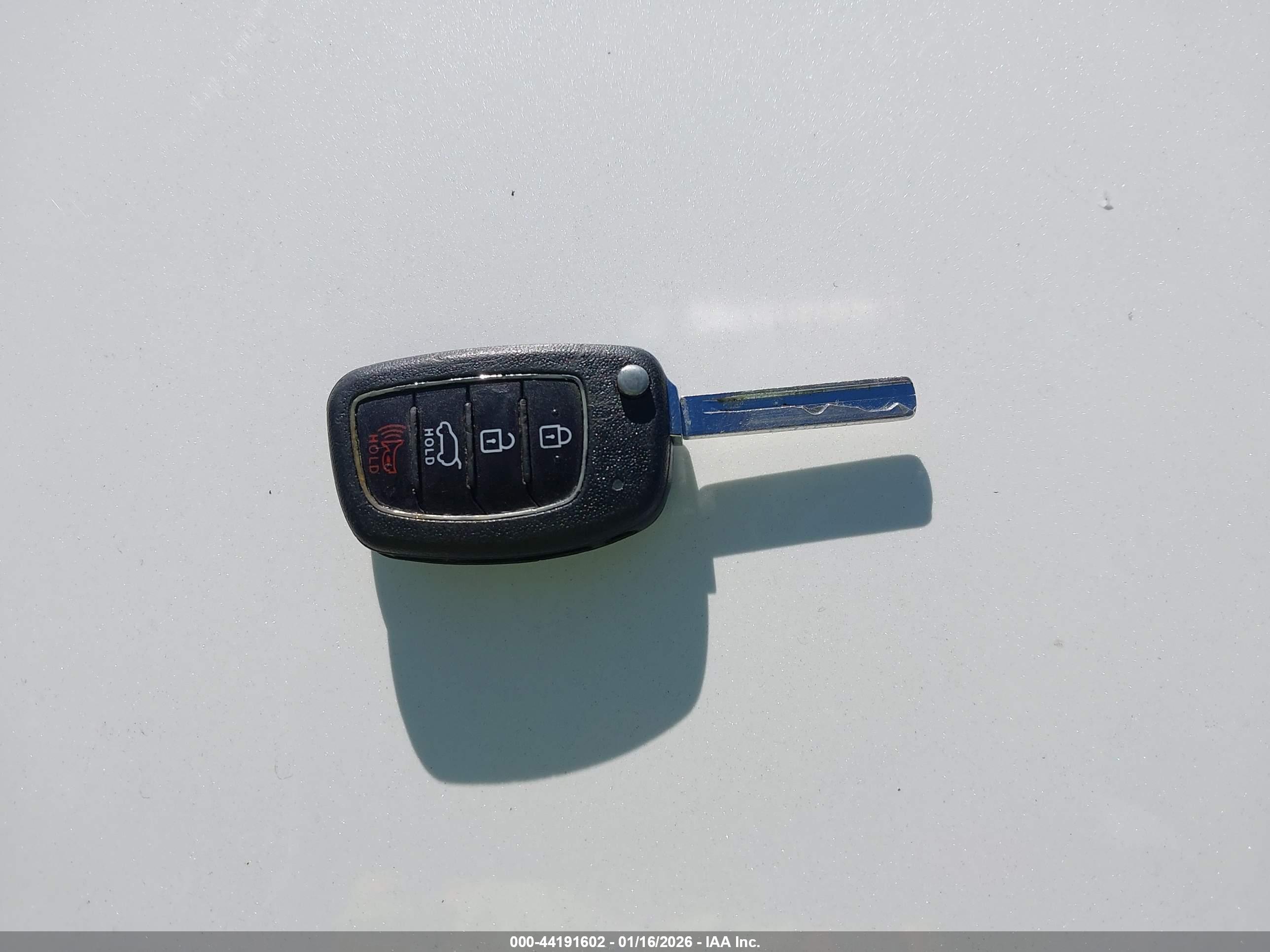 HYUNDAI SANTA image 11