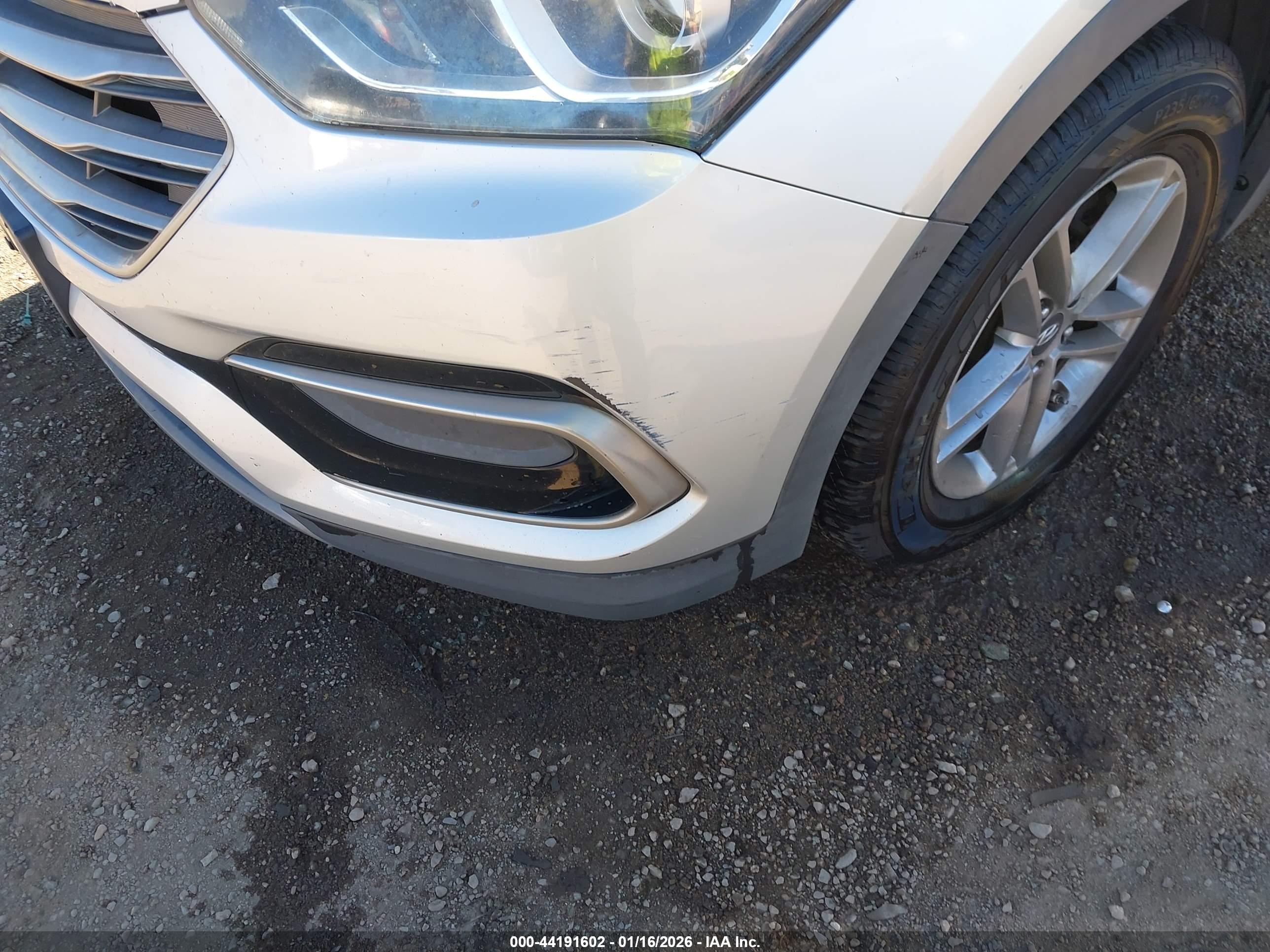 HYUNDAI SANTA image 6