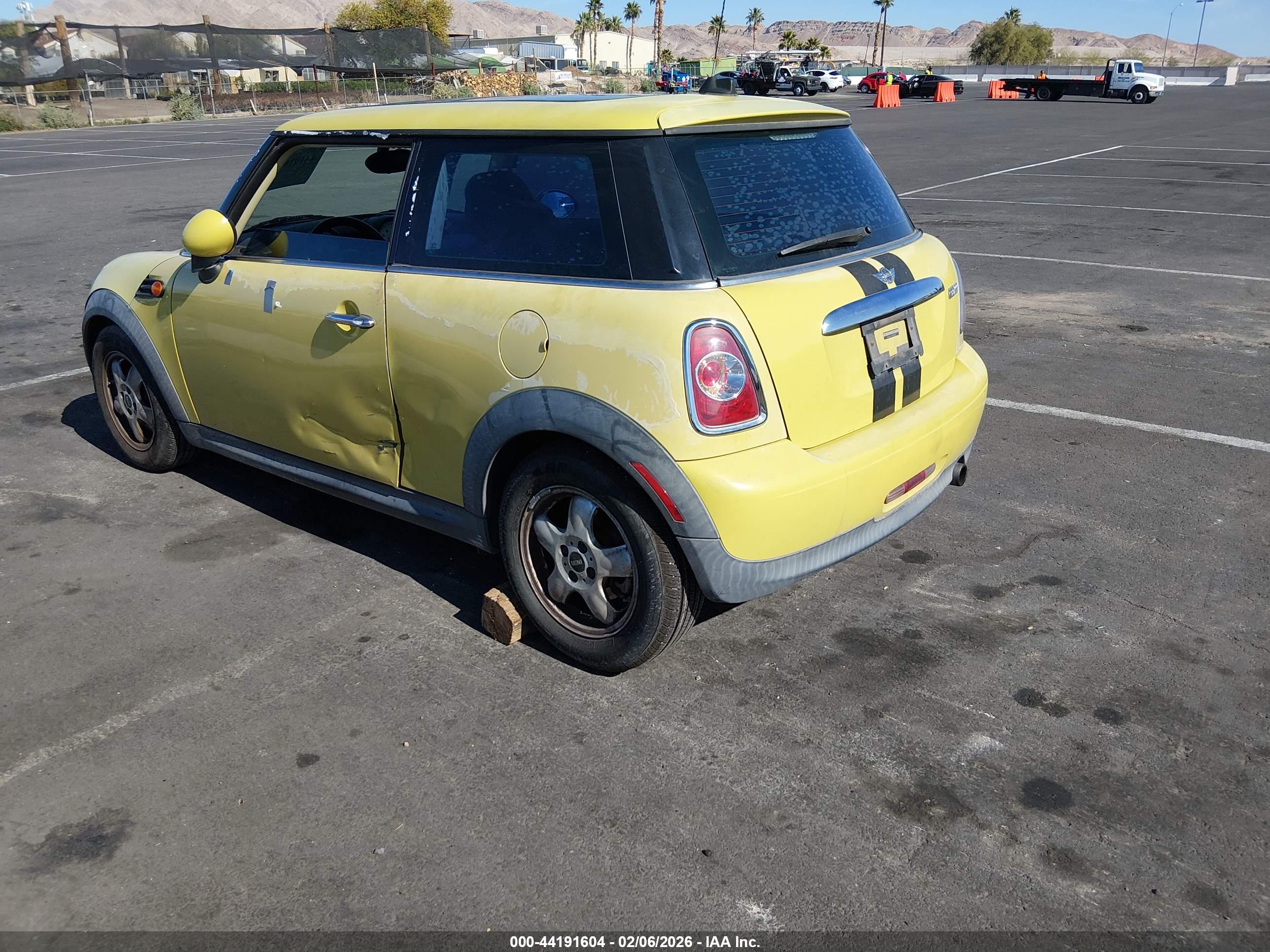 MINI COOPER image 3