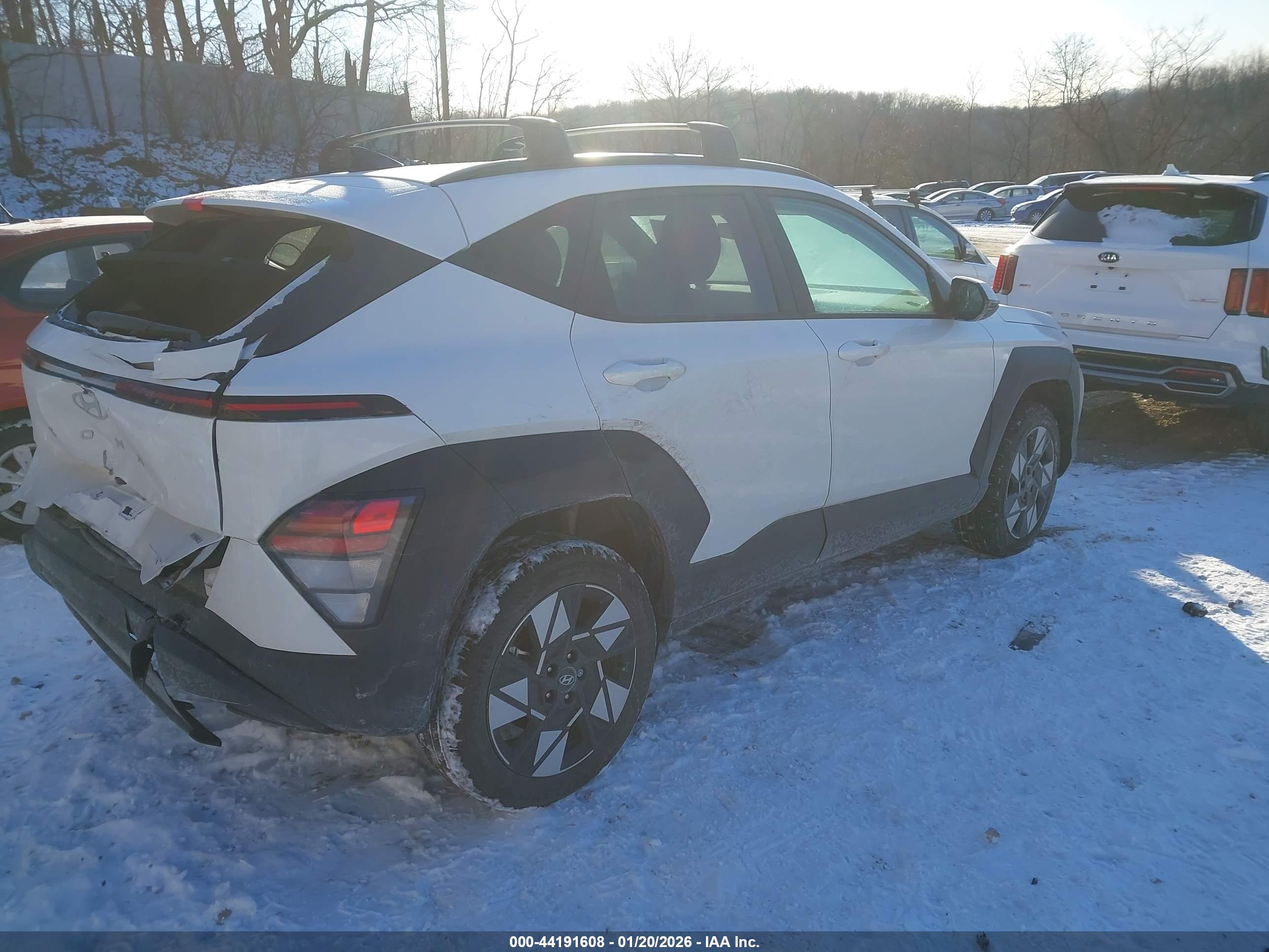 HYUNDAI KONA image 4