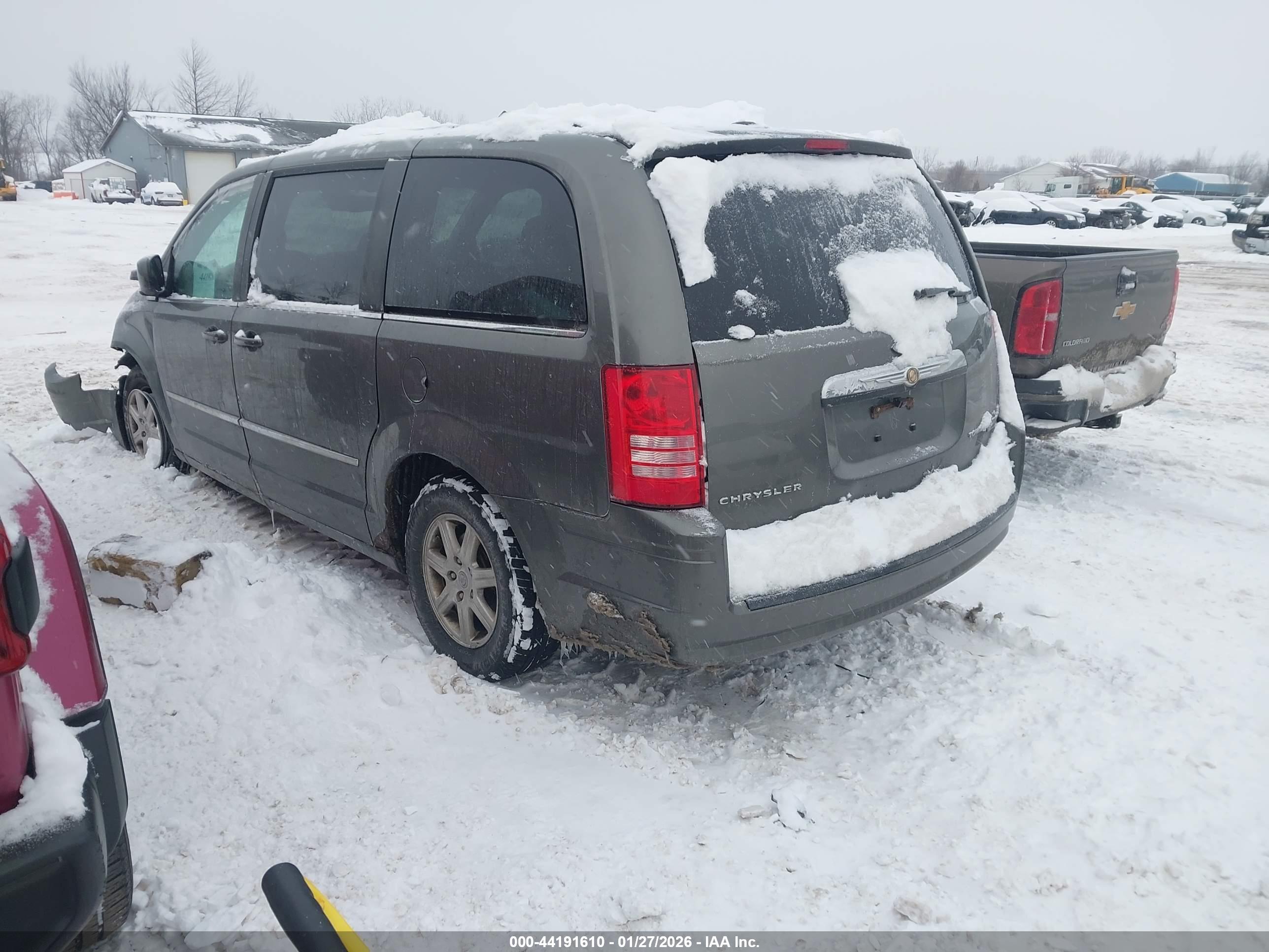 CHRYSLER TOWN image 3